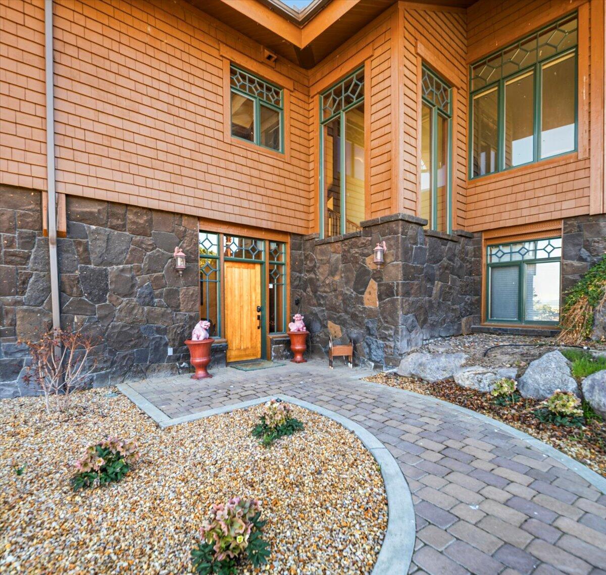 Powell Butte, Oregon, 97753, United States, 6 Bedrooms Bedrooms, ,5 BathroomsBathrooms,Residential,For Sale,2036948