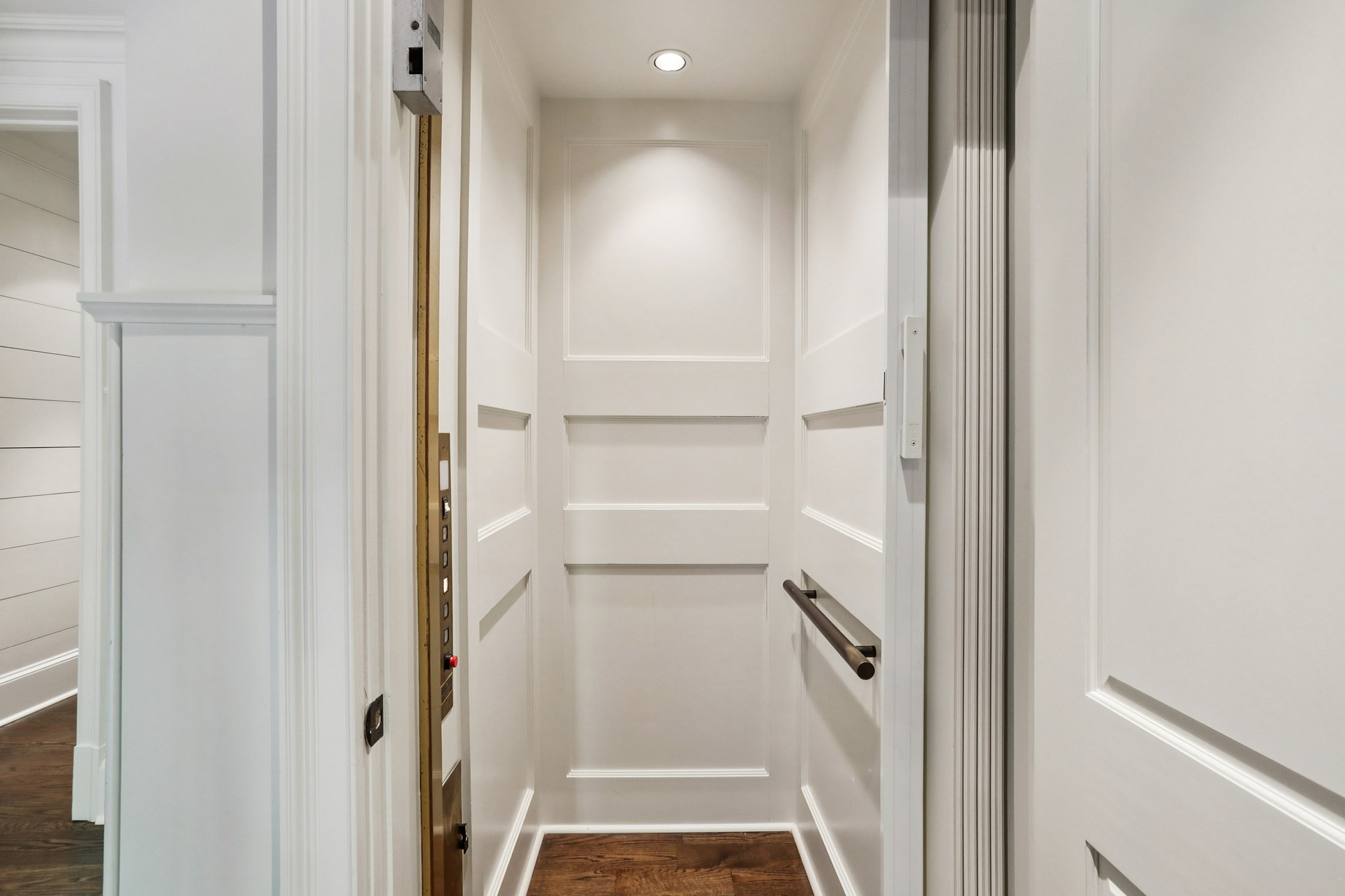  Exceptional Garden Hills Townhome Combines Luxury, Location and Lifestyle - 物件實景