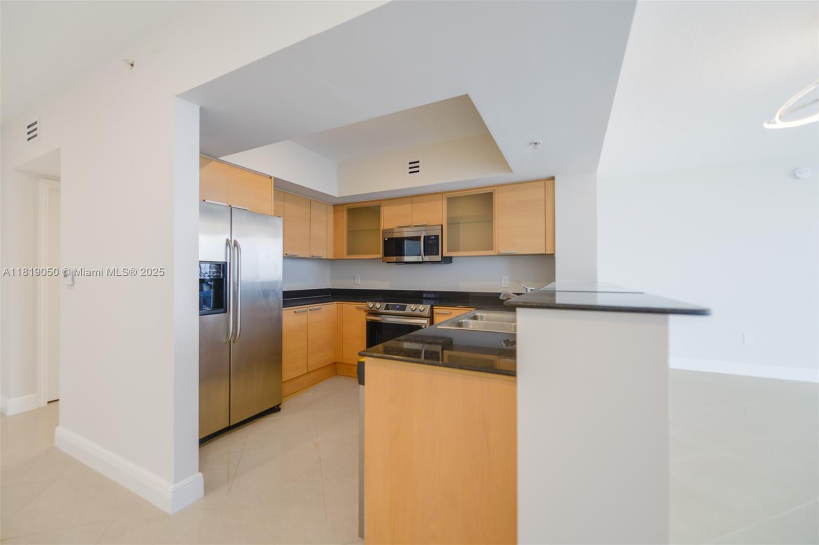 Sunny Isles Beach, Florida, 33160, United States, 2 Bedrooms Bedrooms, ,2 BathroomsBathrooms,Residential,For Sale,1991948