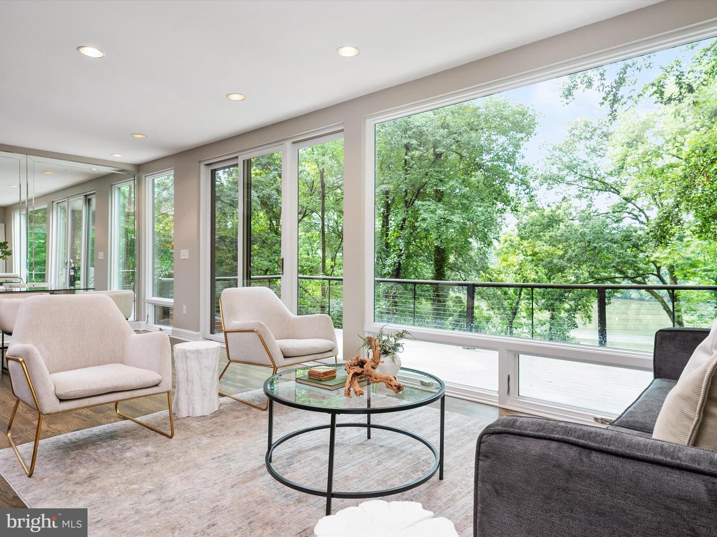 Annapolis, Maryland, 21401, United States, 5 Bedrooms Bedrooms, ,5 BathroomsBathrooms,Residential,For Sale,1895873
