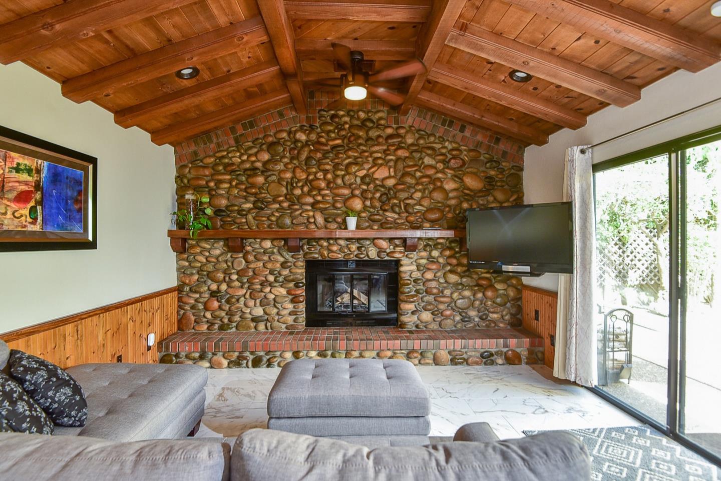 Hollister, California, 95023, United States, 3 Bedrooms Bedrooms, ,2 BathroomsBathrooms,Residential,For Sale,1983755