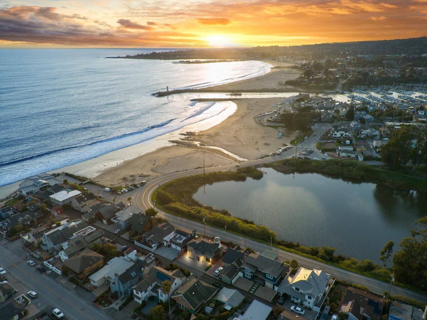 Santa Cruz, California, 95062, United States, 3 Bedrooms Bedrooms, ,3 BathroomsBathrooms,Residential,For Sale,1738627