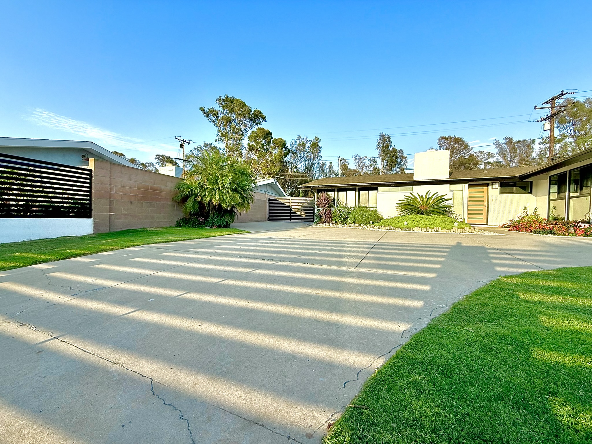 Los Alamitos, California, 90720, United States, 5 Bedrooms Bedrooms, ,4 BathroomsBathrooms,Residential,For Sale,1895084