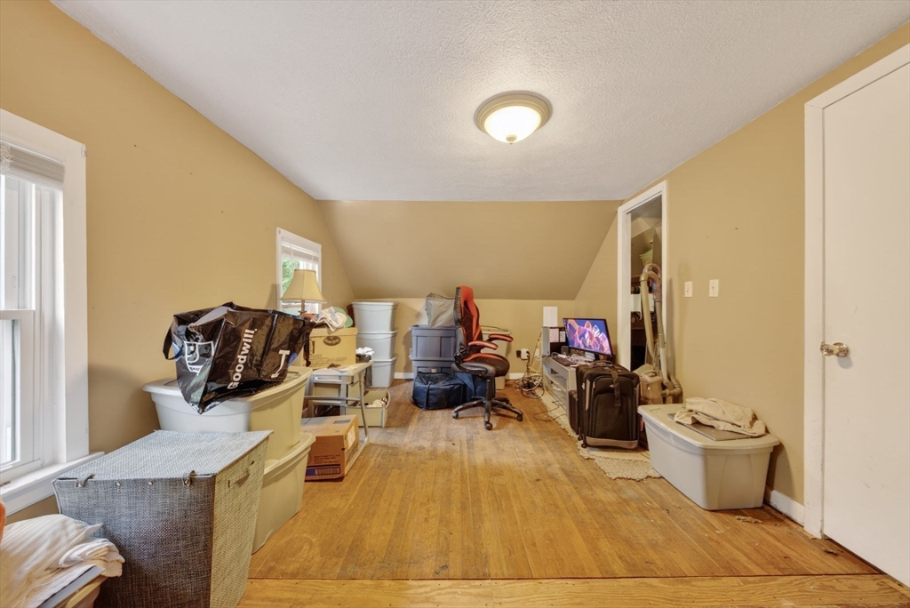 Boston, Massachusetts, 02136, United States, 3 Bedrooms Bedrooms, ,1 BathroomBathrooms,Residential,For Sale,2036481