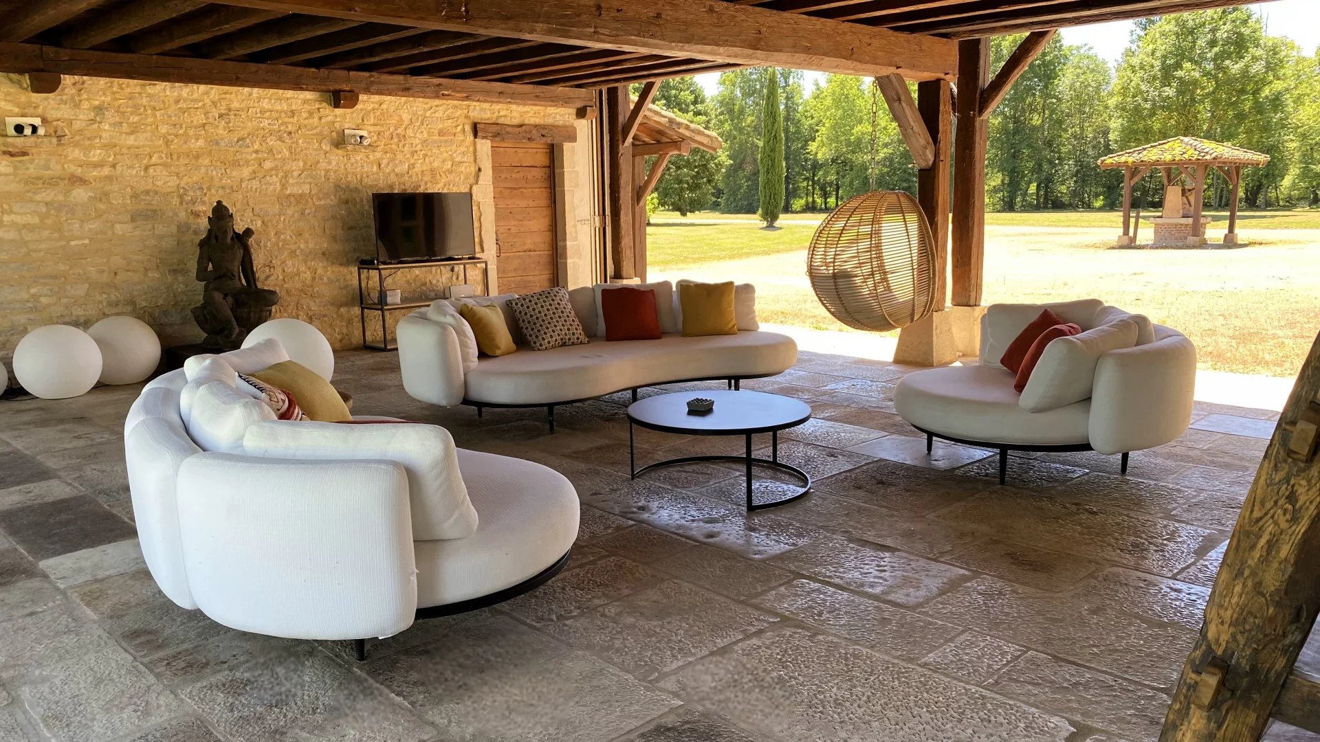 Villars-les-Dombes, Auvergne-Rhône-Alpes, 01330, FR, 7 Bedrooms Bedrooms, ,16 BathroomsBathrooms,Residential,For Sale,1994546