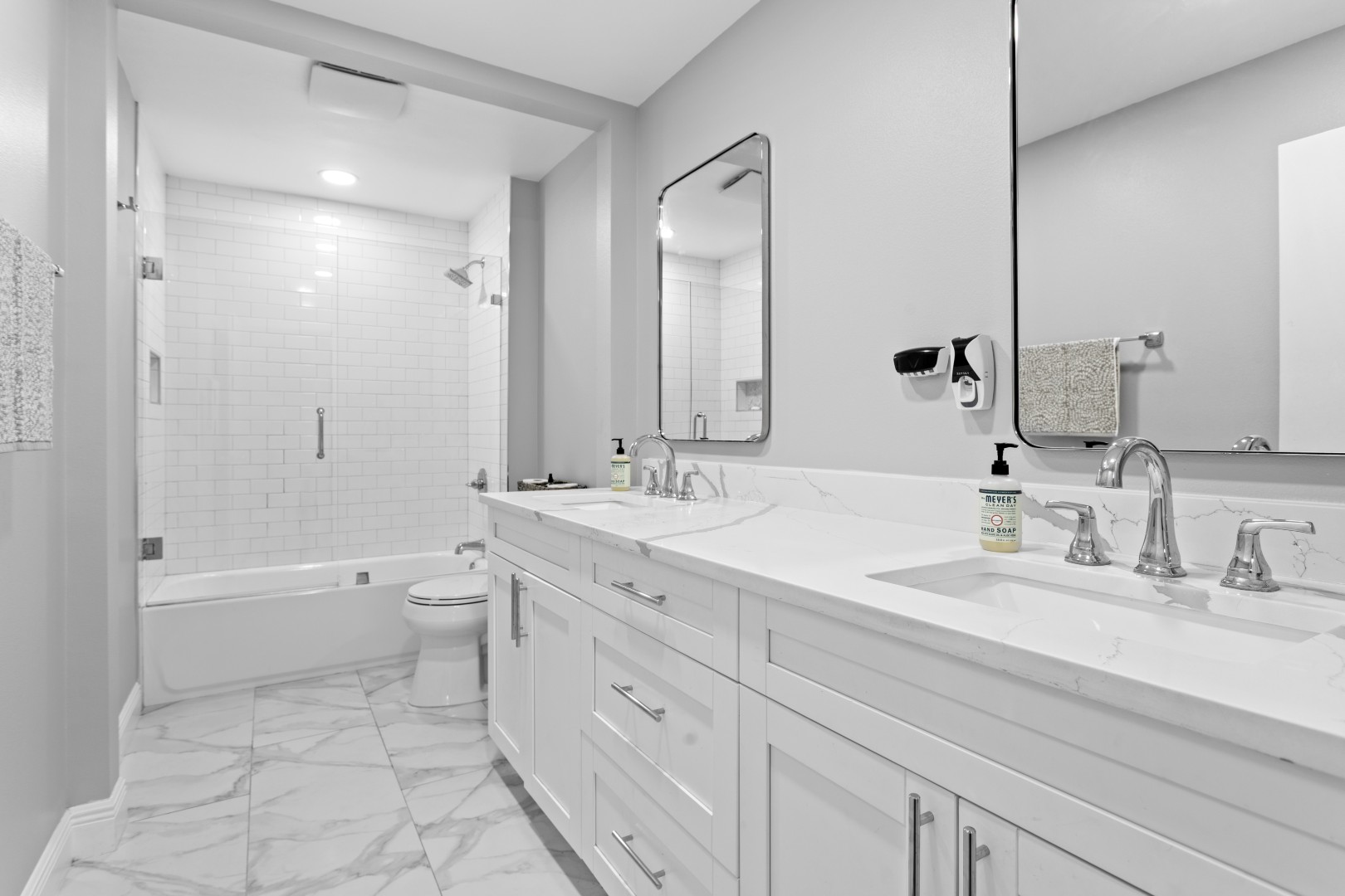 Tampa, Florida, 33629, United States, 4 Bedrooms Bedrooms, ,3 BathroomsBathrooms,Residential,For Sale,1987038