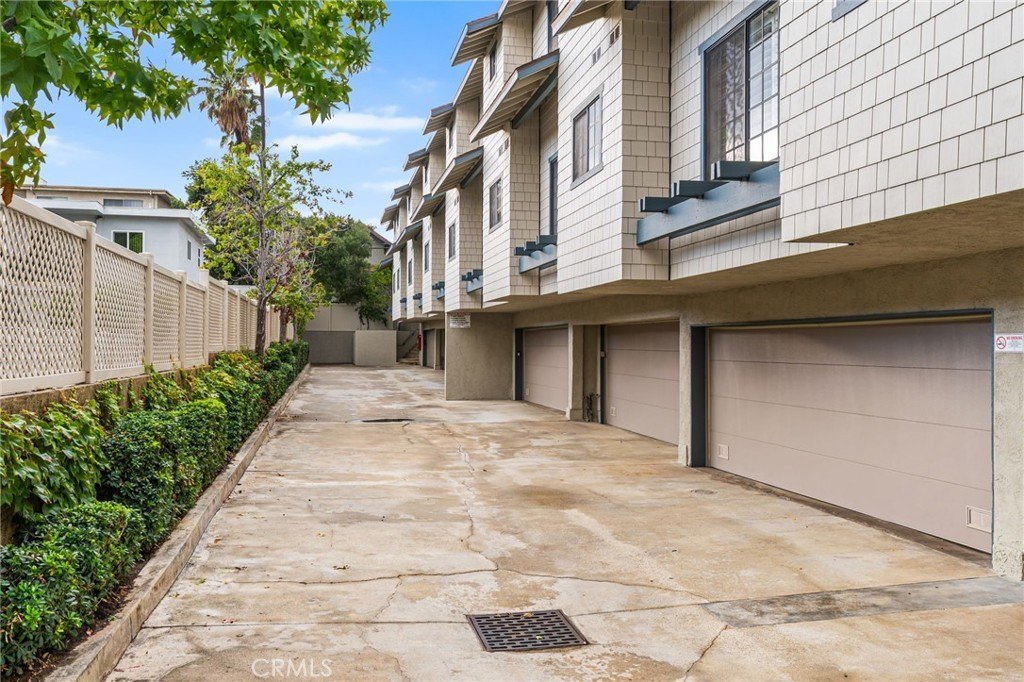 Pasadena, California, 91101, United States, 3 Bedrooms Bedrooms, ,3 BathroomsBathrooms,Residential,For Sale,1984224