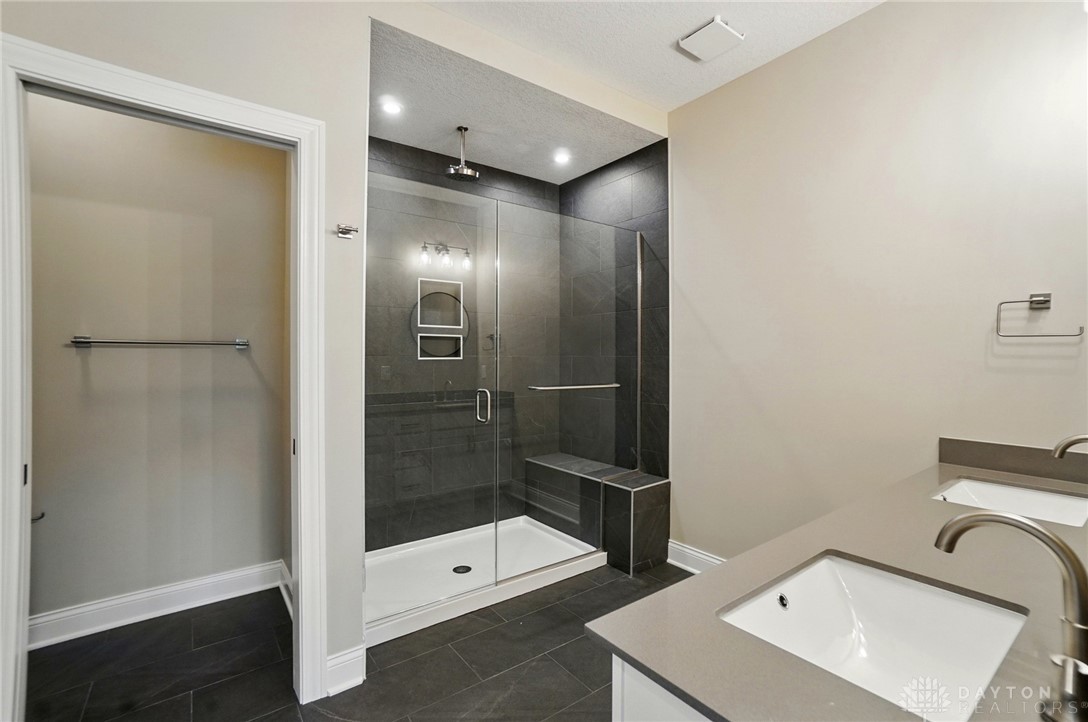 Springfield, Ohio, 45502, United States, 3 Bedrooms Bedrooms, ,3 BathroomsBathrooms,Residential,For Sale,1987754