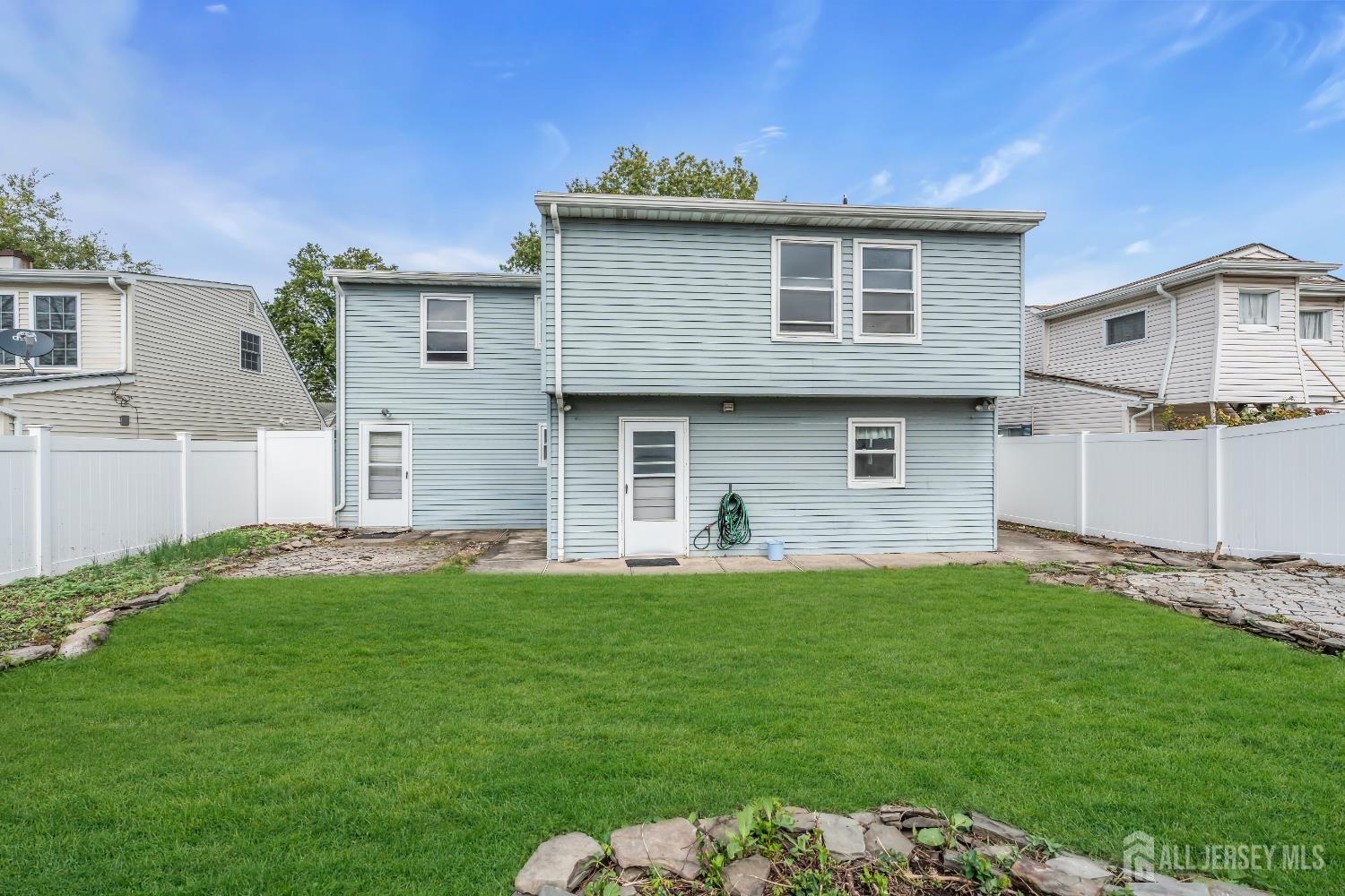 Iselin, New Jersey, 08830, United States, 3 Bedrooms Bedrooms, ,2 BathroomsBathrooms,Residential,For Sale,1966182