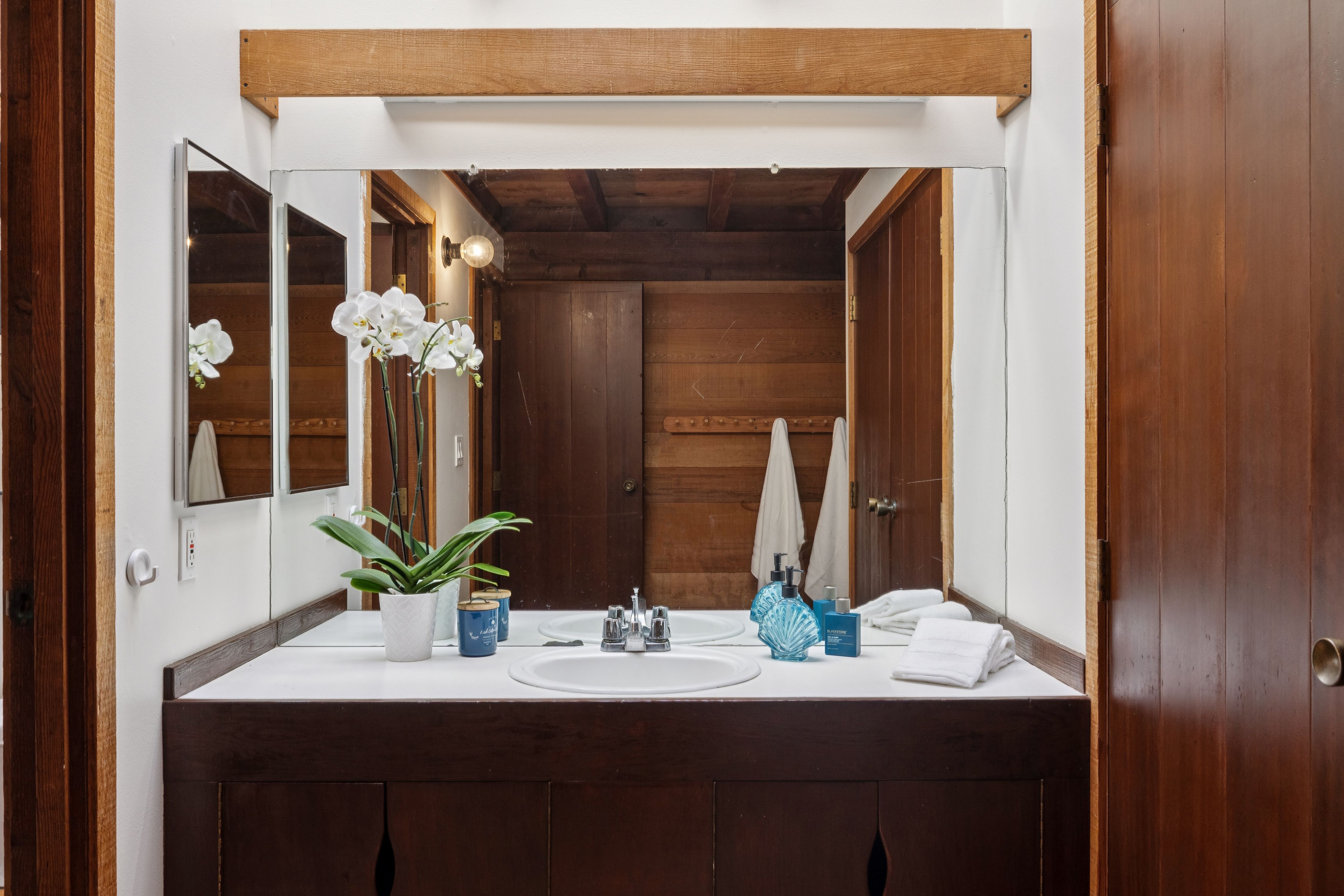  Redwood, Glass, and Companion Spaces - 物件實景
