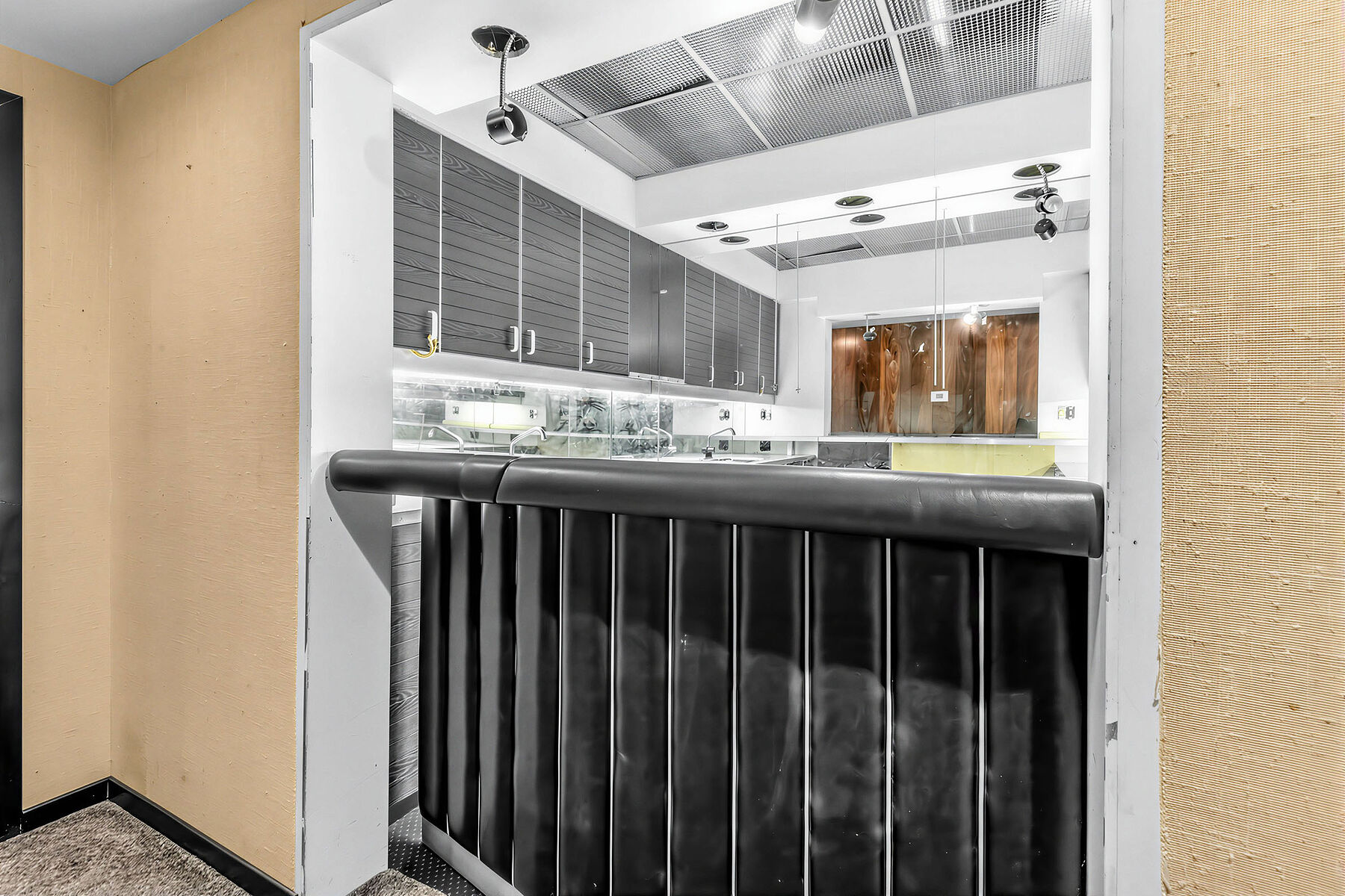  Bridal Path Bungalow - 物件實景