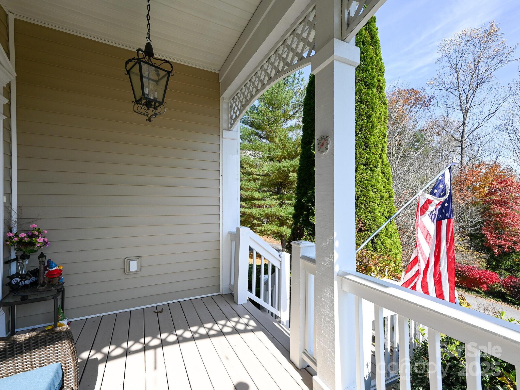 Hendersonville, North Carolina, 28739, United States, 3 Bedrooms Bedrooms, ,3 BathroomsBathrooms,Residential,For Sale,2005496