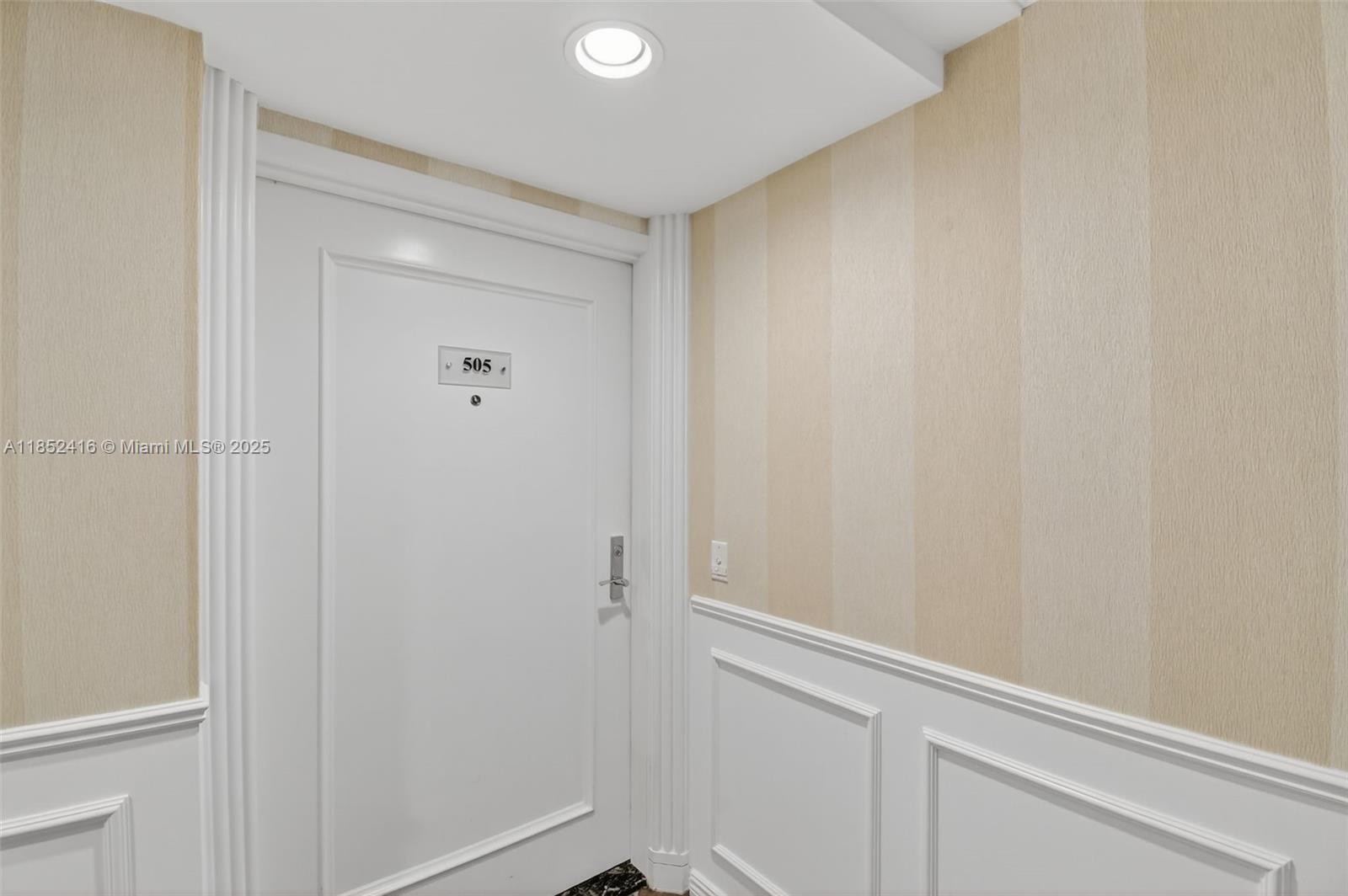 Aventura, Florida, 33160, United States, 2 Bedrooms Bedrooms, ,2 BathroomsBathrooms,Residential,For Sale,1908506
