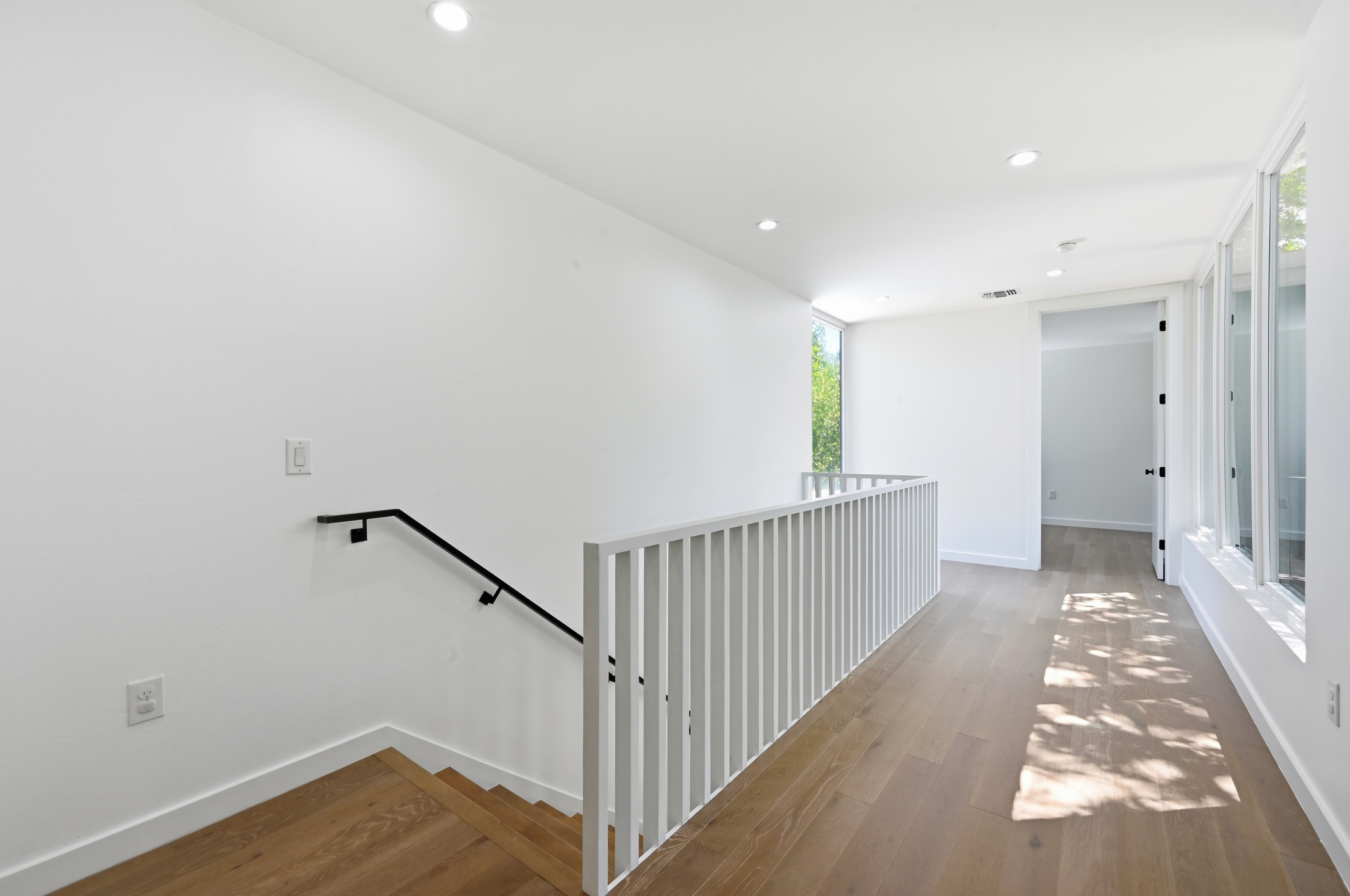  Architecturally Striking Home in the Heart of 78704 - 物件實景