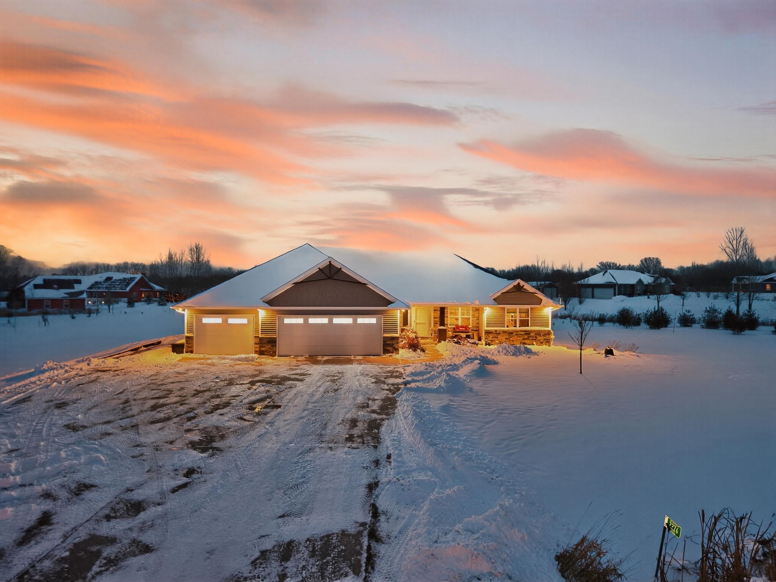 De Pere, Wisconsin, 54115-8472, United States, 4 Bedrooms Bedrooms, ,4 BathroomsBathrooms,Residential,For Sale,2005703