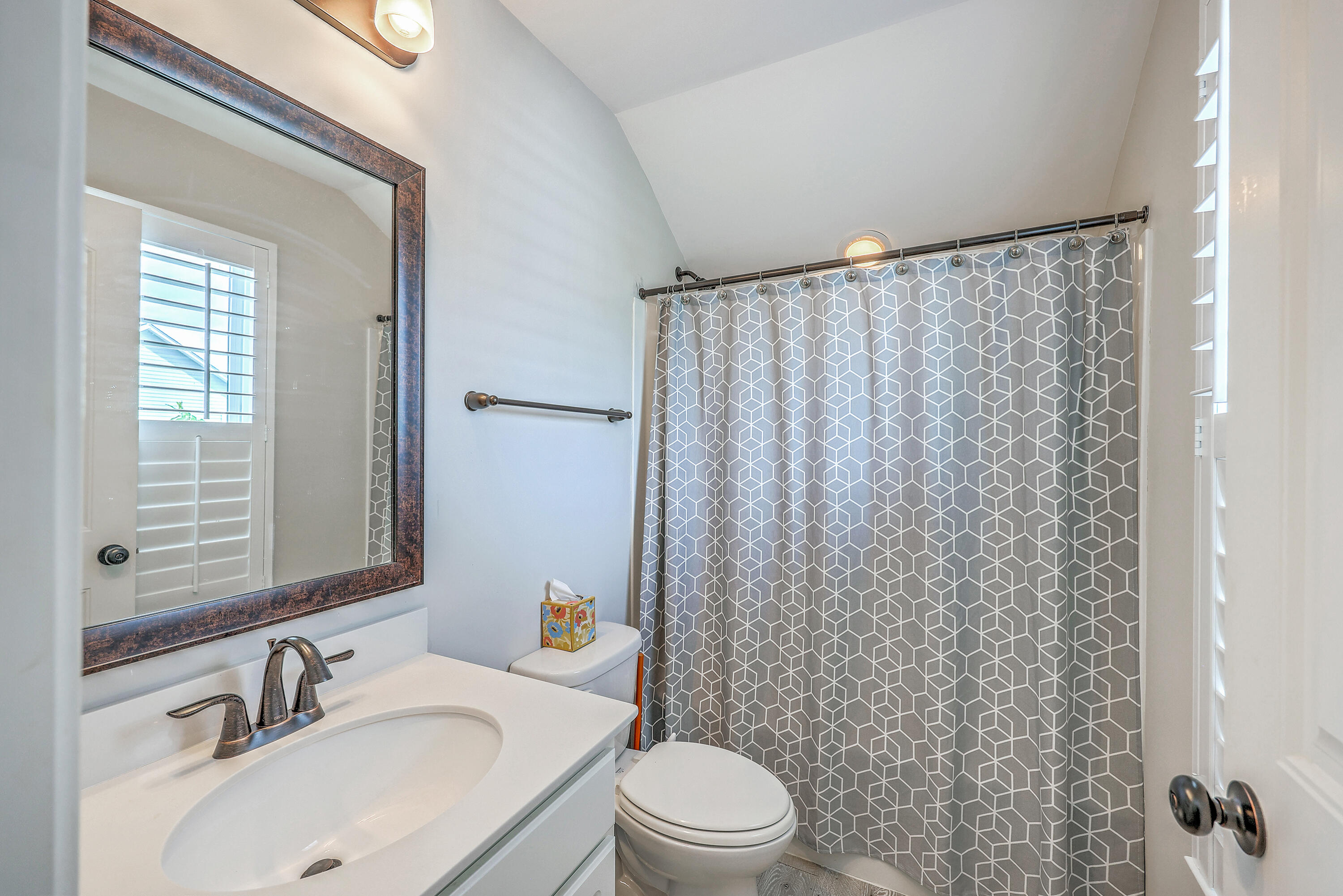Charleston, South Carolina, 29414, United States, 4 Bedrooms Bedrooms, ,4 BathroomsBathrooms,Residential,For Sale,1895011
