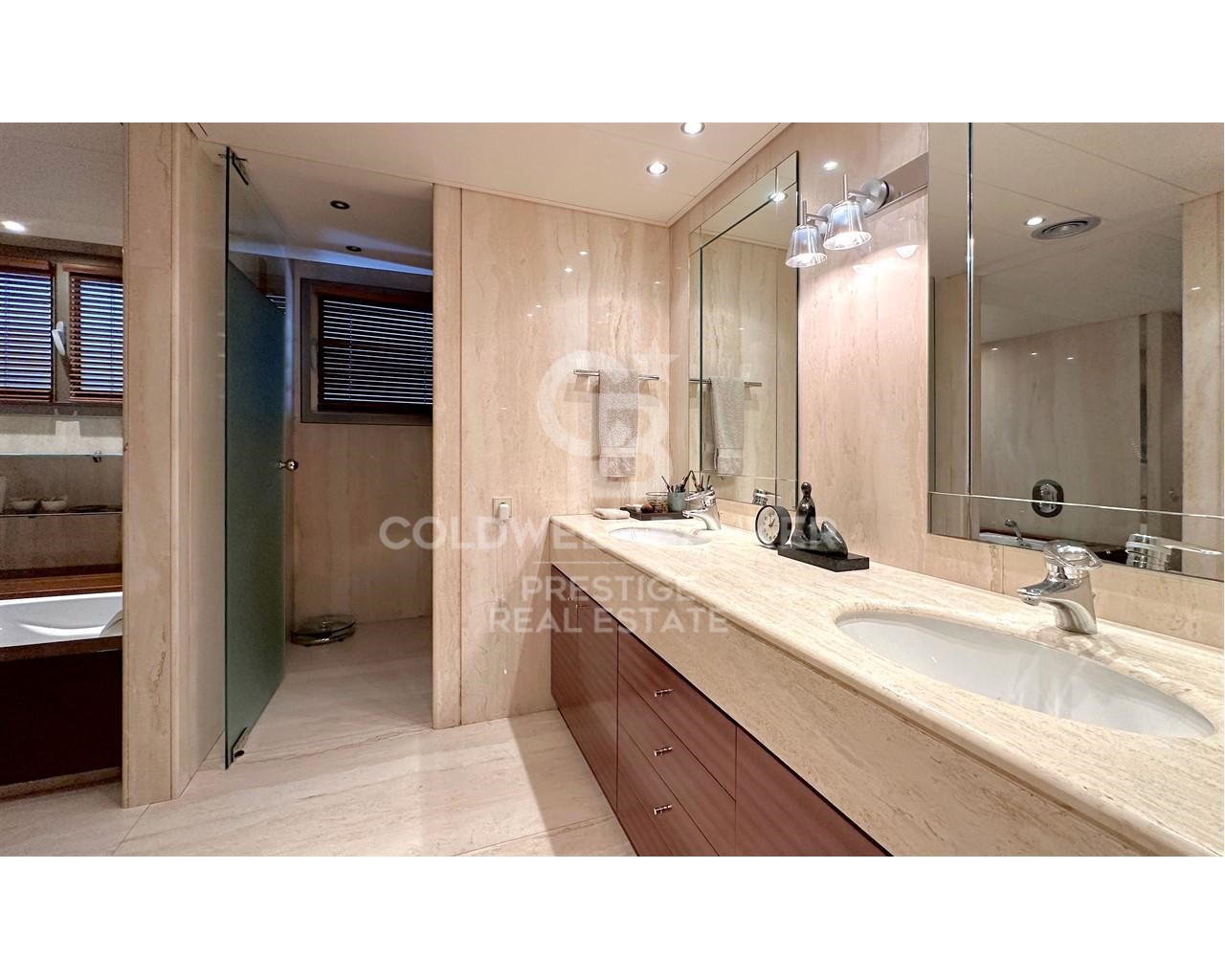 Barcelona, Catalonia, ES, 5 Bedrooms Bedrooms, ,5 BathroomsBathrooms,Residential,For Sale,1684278