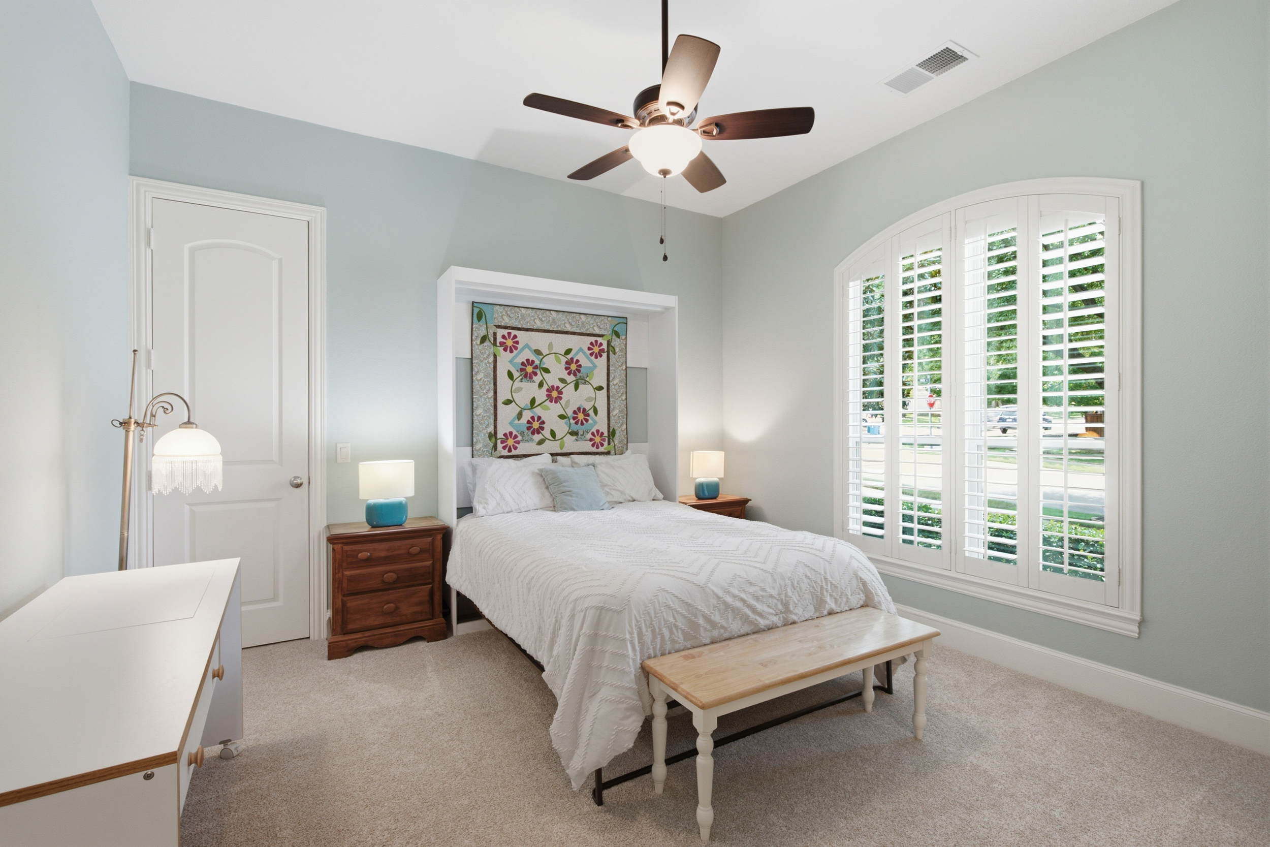  where  resort style living meets timeless design in lantana - 物件實景