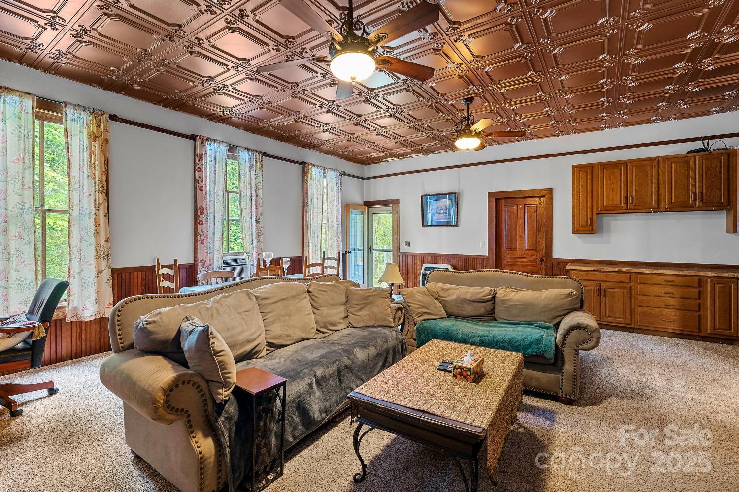 Hendersonville, North Carolina, 28739, United States, 6 Bedrooms Bedrooms, ,5 BathroomsBathrooms,Residential,For Sale,1825253
