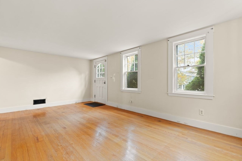 Wareham, Massachusetts, 02571, United States, 5 Bedrooms Bedrooms, ,3 BathroomsBathrooms,Residential,For Sale,1987680