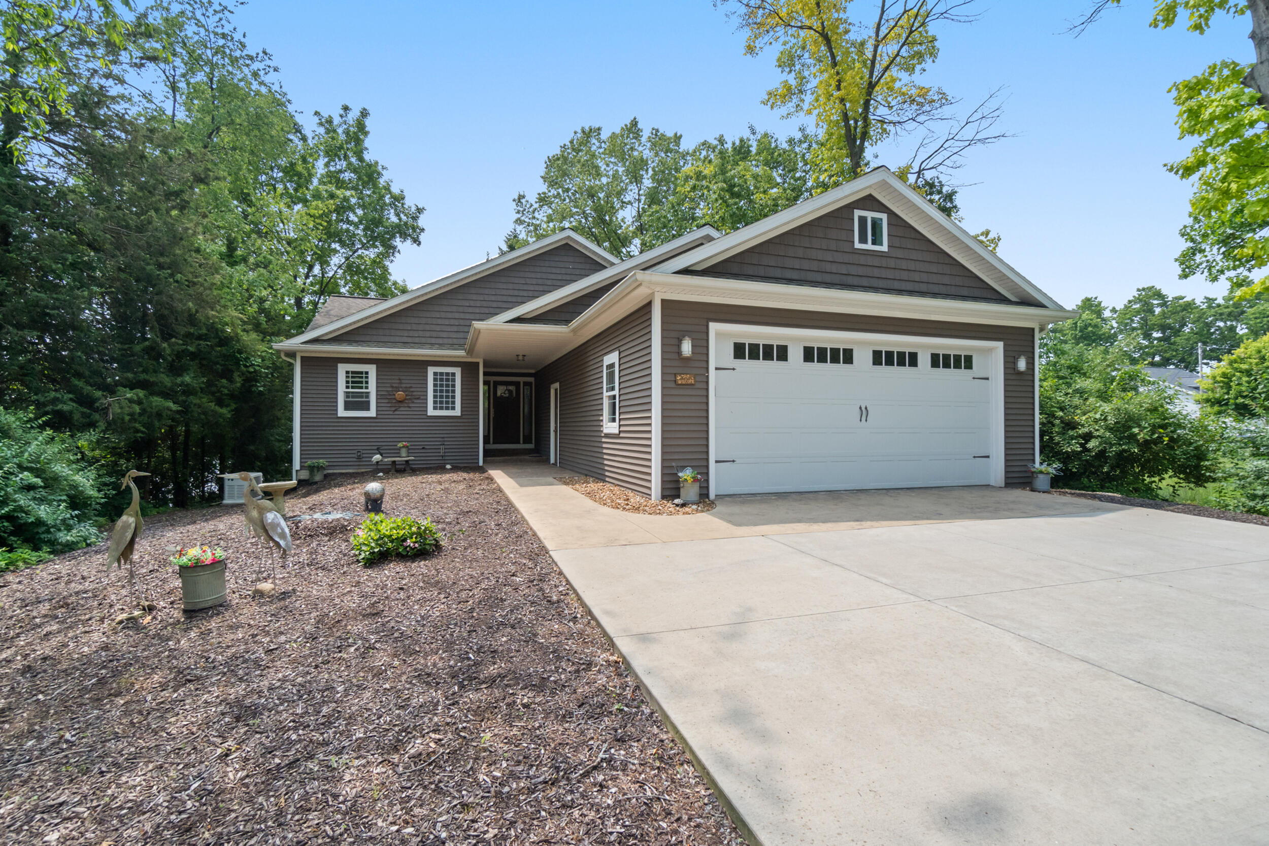 Jerome, Michigan, 49249, United States, 4 Bedrooms Bedrooms, ,3 BathroomsBathrooms,Residential,For Sale,1924396