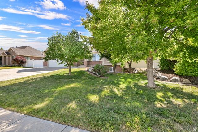 Syracuse, Utah, 84075, United States, 4 Bedrooms Bedrooms, ,3 BathroomsBathrooms,Residential,For Sale,2048883