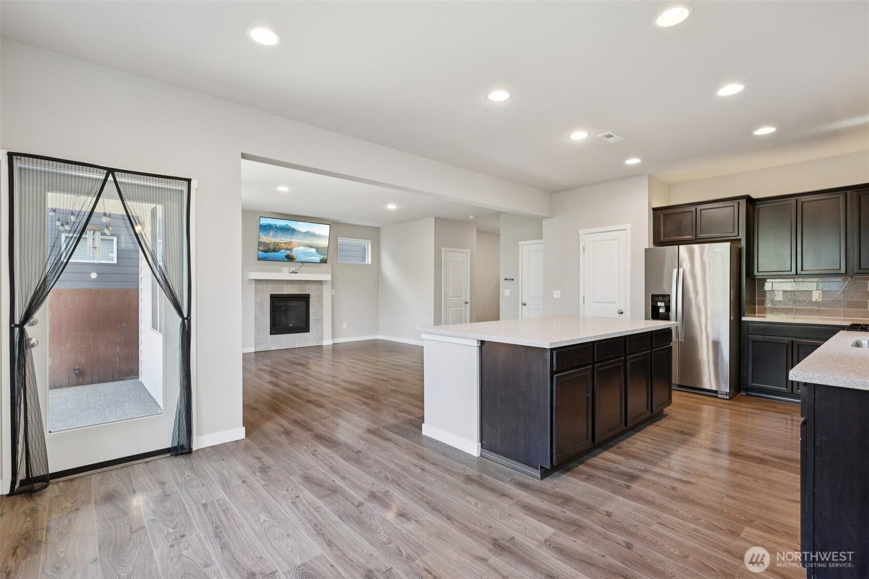 Marysville, Washington, 98271, United States, 3 Bedrooms Bedrooms, ,3 BathroomsBathrooms,Residential,For Sale,1894343