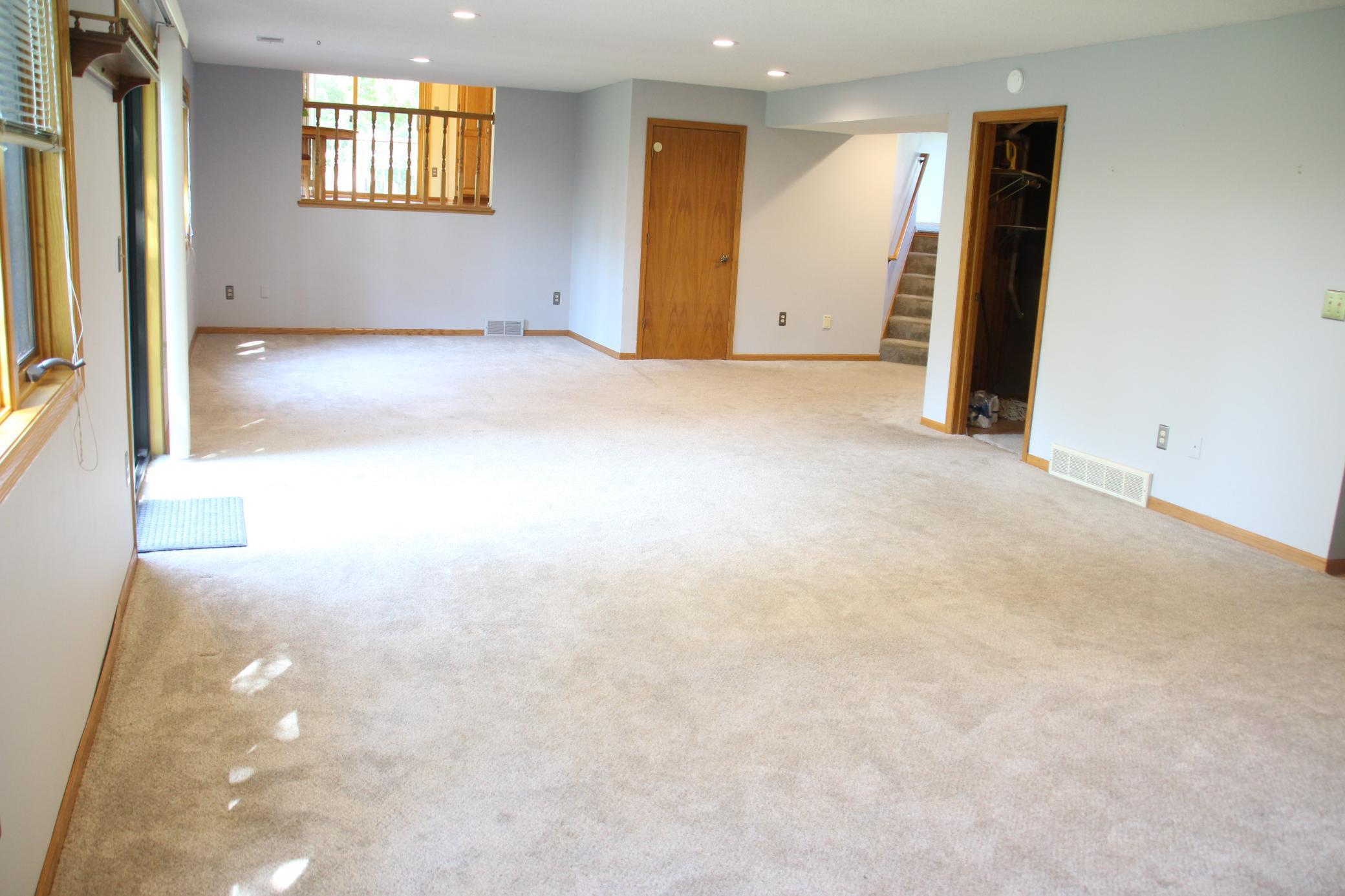 Lakeville, Minnesota, 55044, United States, 3 Bedrooms Bedrooms, ,2 BathroomsBathrooms,Residential,For Sale,1941010