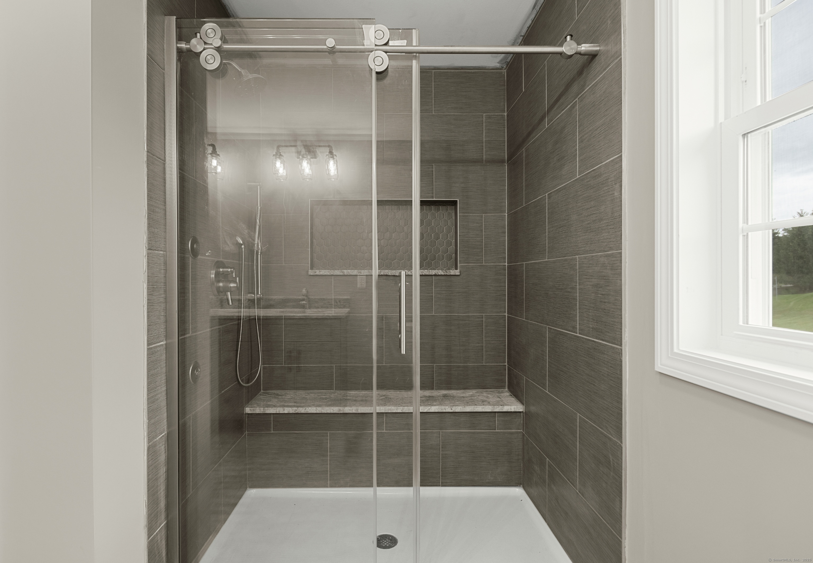 Bristol, Connecticut, 06010, United States, 3 Bedrooms Bedrooms, ,3 BathroomsBathrooms,Residential,For Sale,1920103