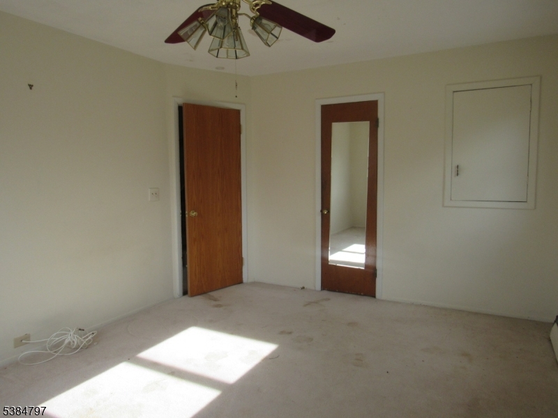 Piscataway Twp., New Jersey, 08854, United States, 3 Bedrooms Bedrooms, ,2 BathroomsBathrooms,Residential,For Sale,1949354