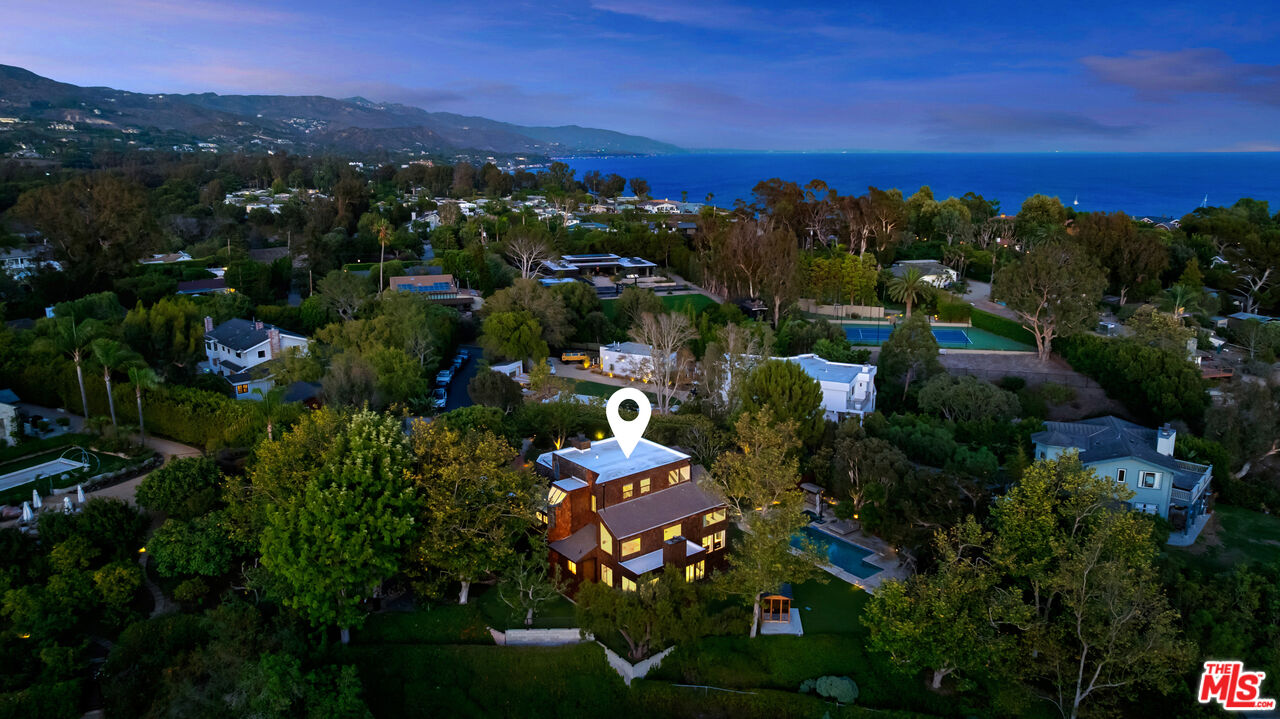 Malibu, California, 90265, United States, 3 Bedrooms Bedrooms, ,3 BathroomsBathrooms,Residential,For Sale,1949478