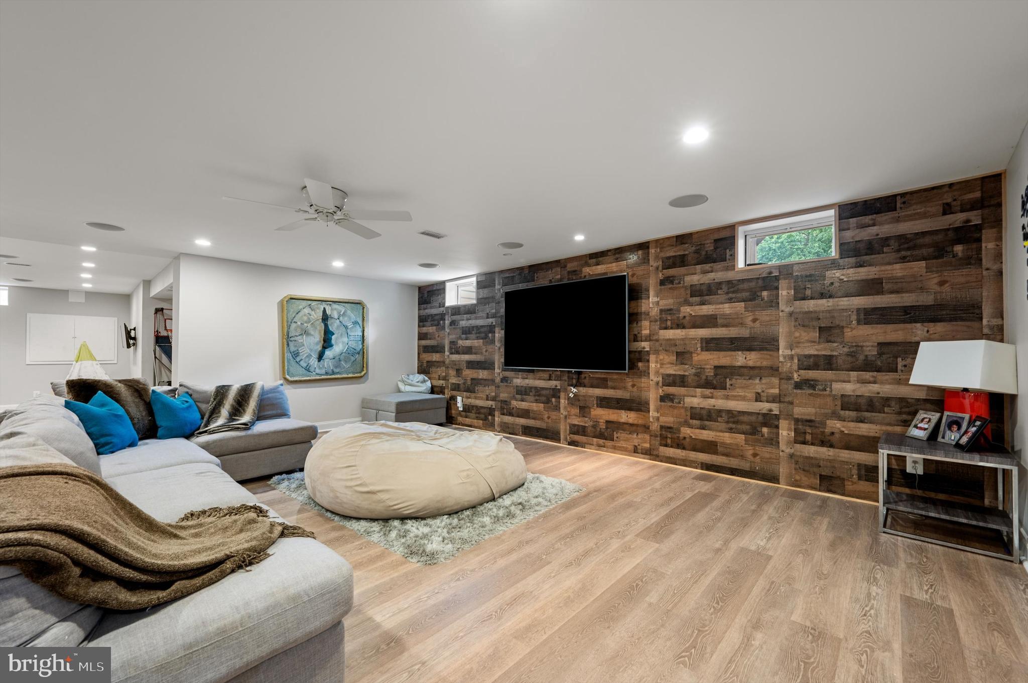 Leesburg, Virginia, 20175, United States, 4 Bedrooms Bedrooms, ,6 BathroomsBathrooms,Residential,For Sale,1975882