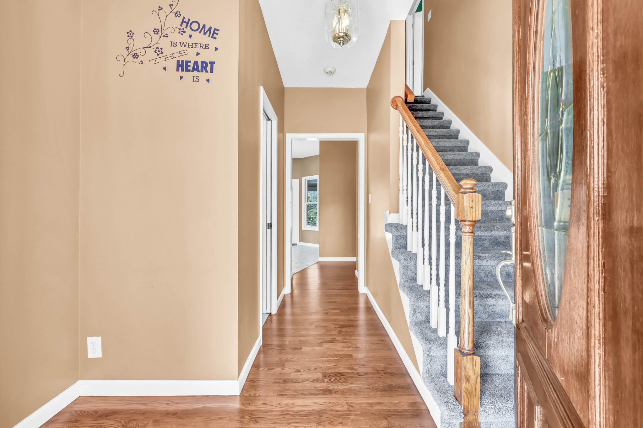 Clarksville, Tennessee, 37043, United States, 4 Bedrooms Bedrooms, ,4 BathroomsBathrooms,Residential,For Sale,1989948