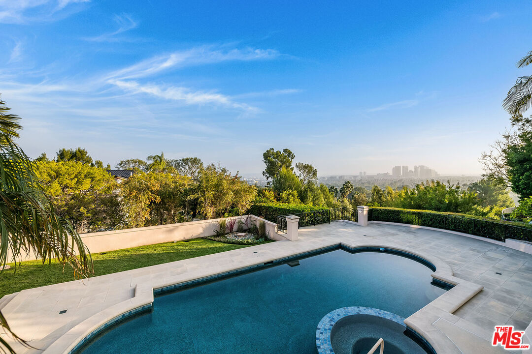 Beverly Hills, California, 90210, United States, 5 Bedrooms Bedrooms, ,4 BathroomsBathrooms,Residential,For Sale,1991118