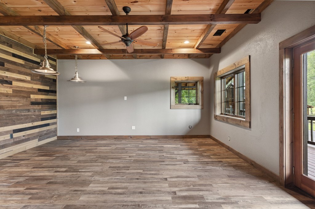 Blue Ridge, Georgia, 30513, United States, 3 Bedrooms Bedrooms, ,3 BathroomsBathrooms,Residential,For Sale,1974409