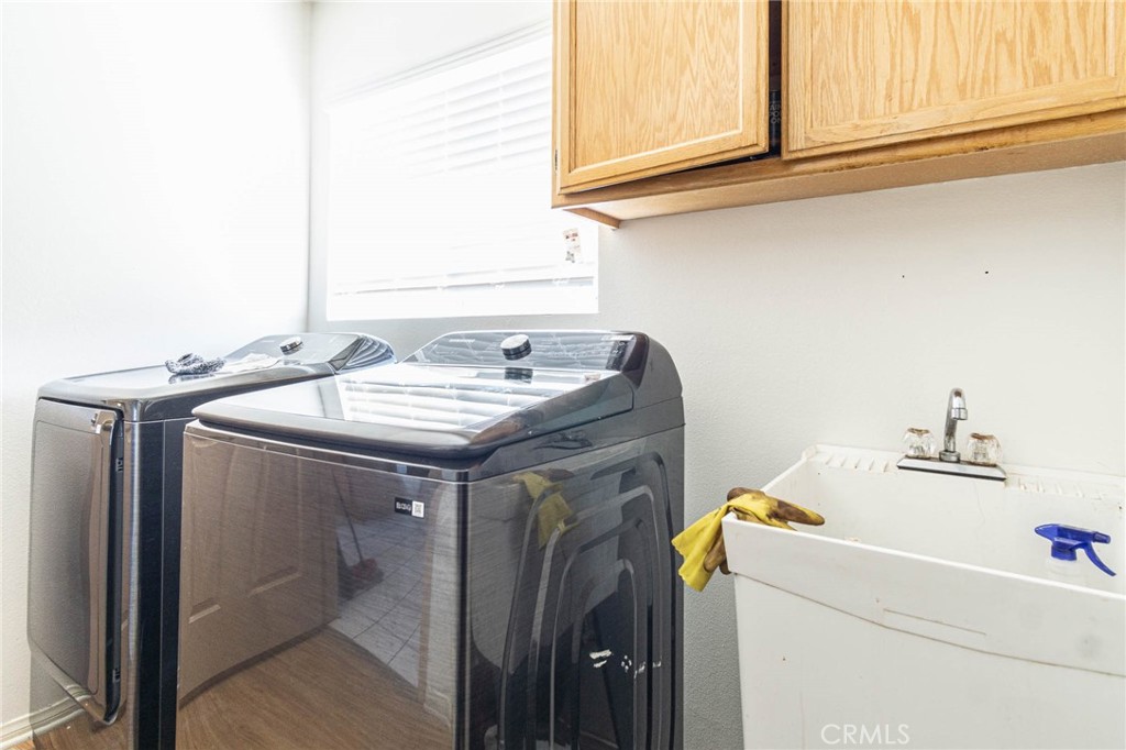 Apple Valley, California, 92308, United States, 4 Bedrooms Bedrooms, ,2 BathroomsBathrooms,Residential,For Sale,1974217