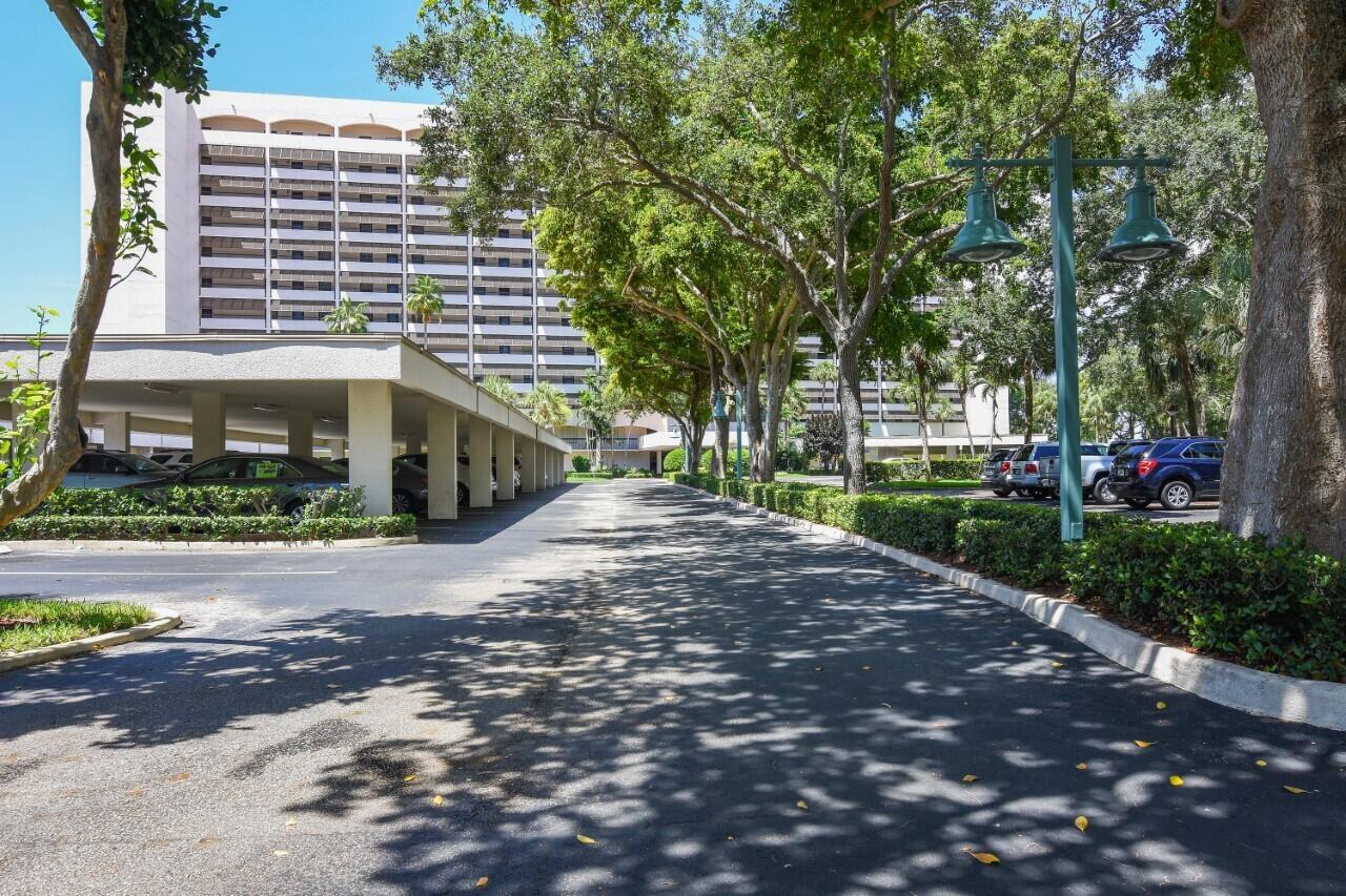 North Palm Beach, Florida, 33408, United States, 2 Bedrooms Bedrooms, ,2 BathroomsBathrooms,Residential,For Sale,1940741