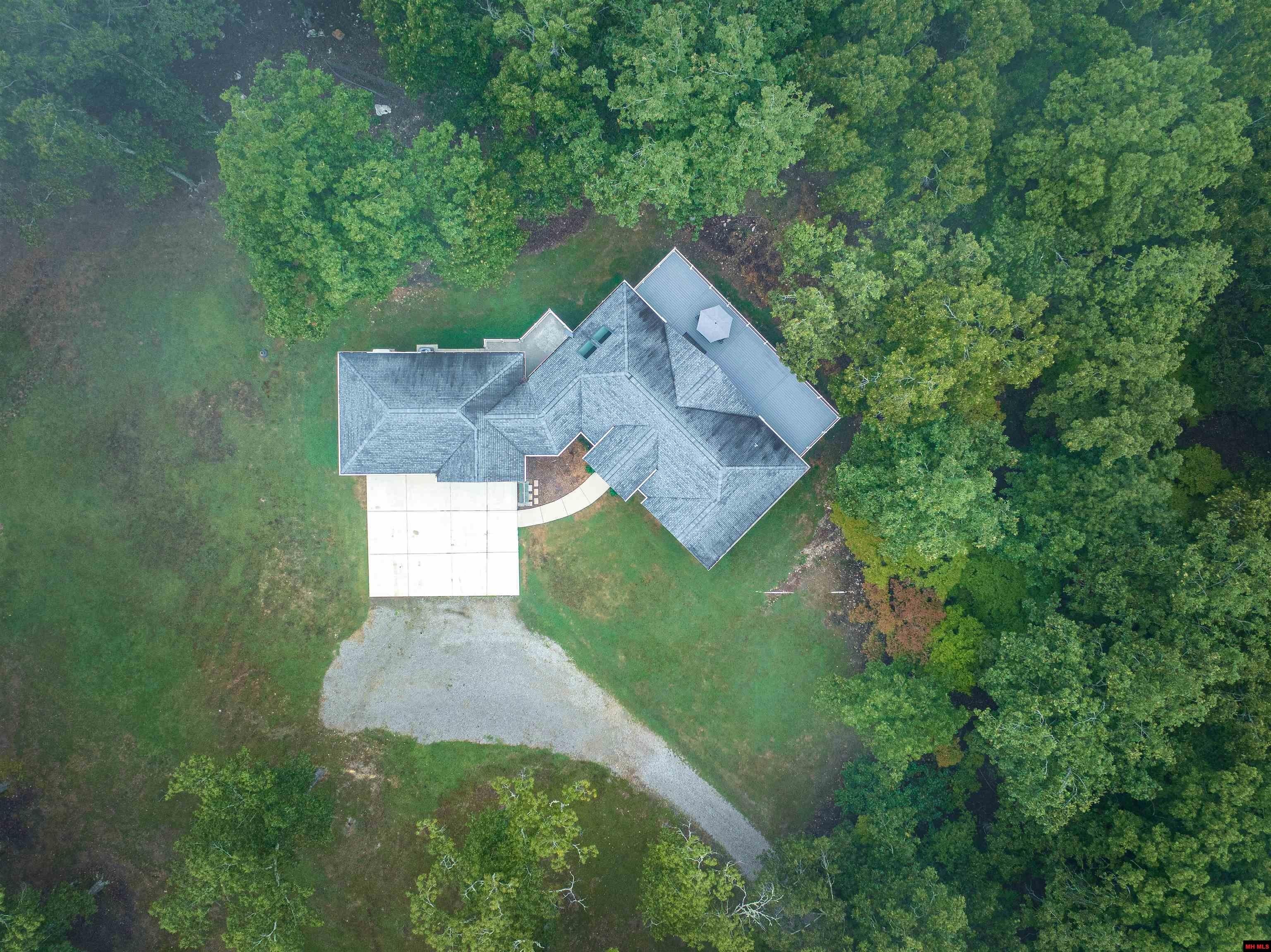 Mountain Home, Arkansas, 72653, United States, 3 Bedrooms Bedrooms, ,4 BathroomsBathrooms,Residential,For Sale,1935895