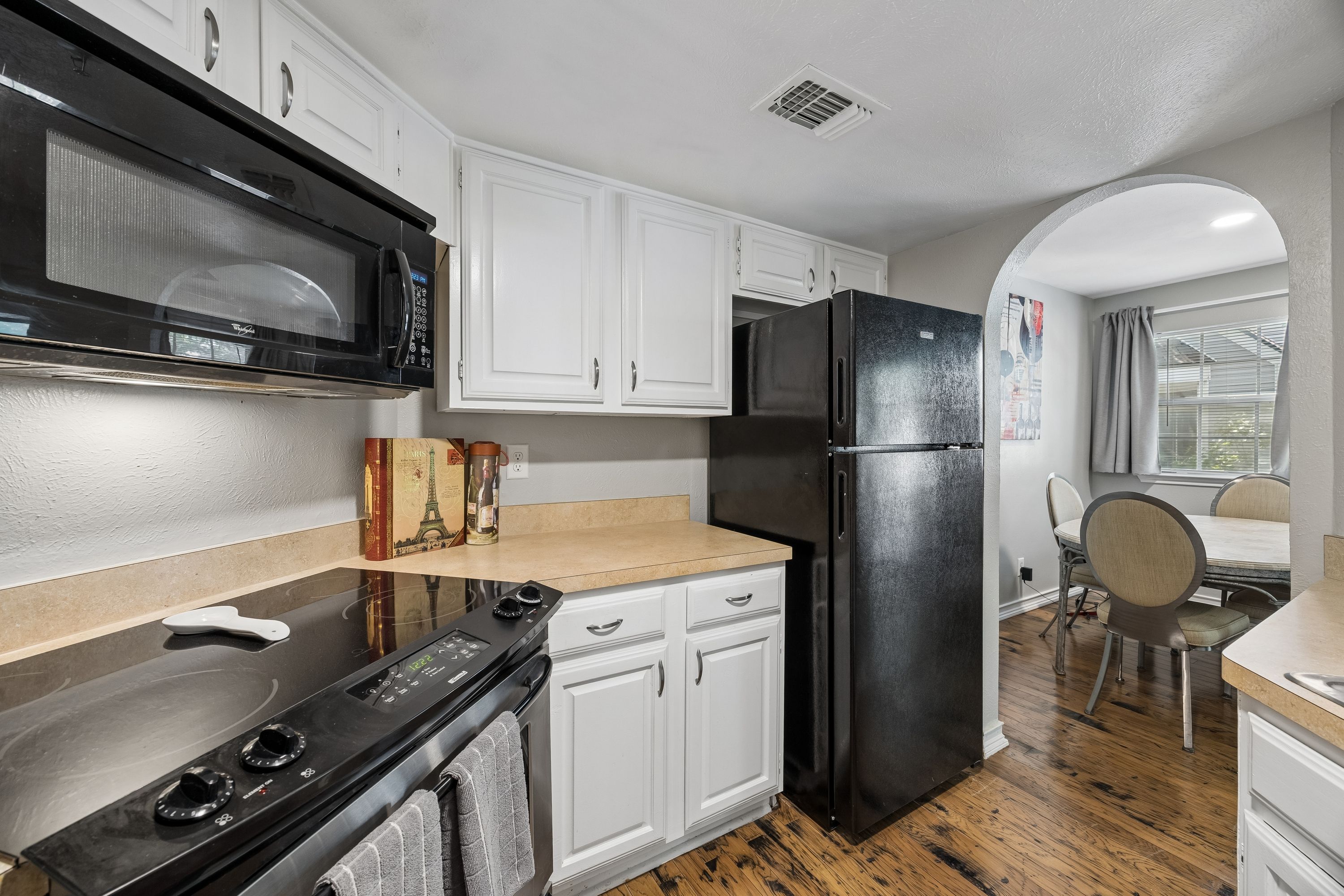  Two-story Bryan Place loft with quick access to Downtown Dallas. - 物件實景
