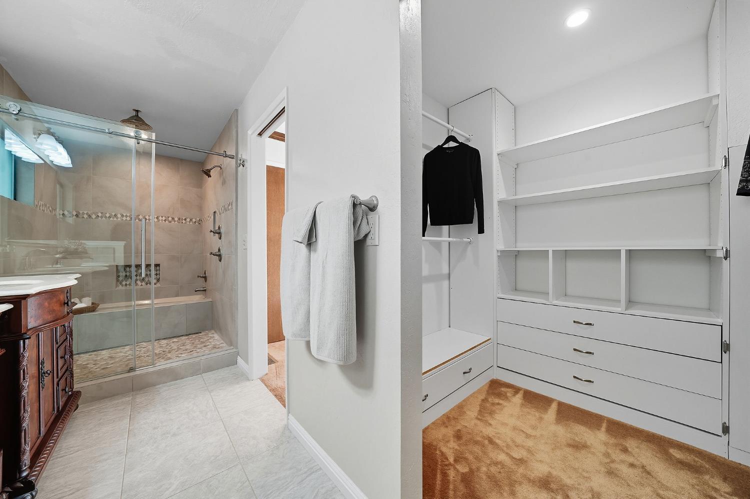 Pine Grove, California, 95665, United States, 3 Bedrooms Bedrooms, ,4 BathroomsBathrooms,Residential,For Sale,1975649