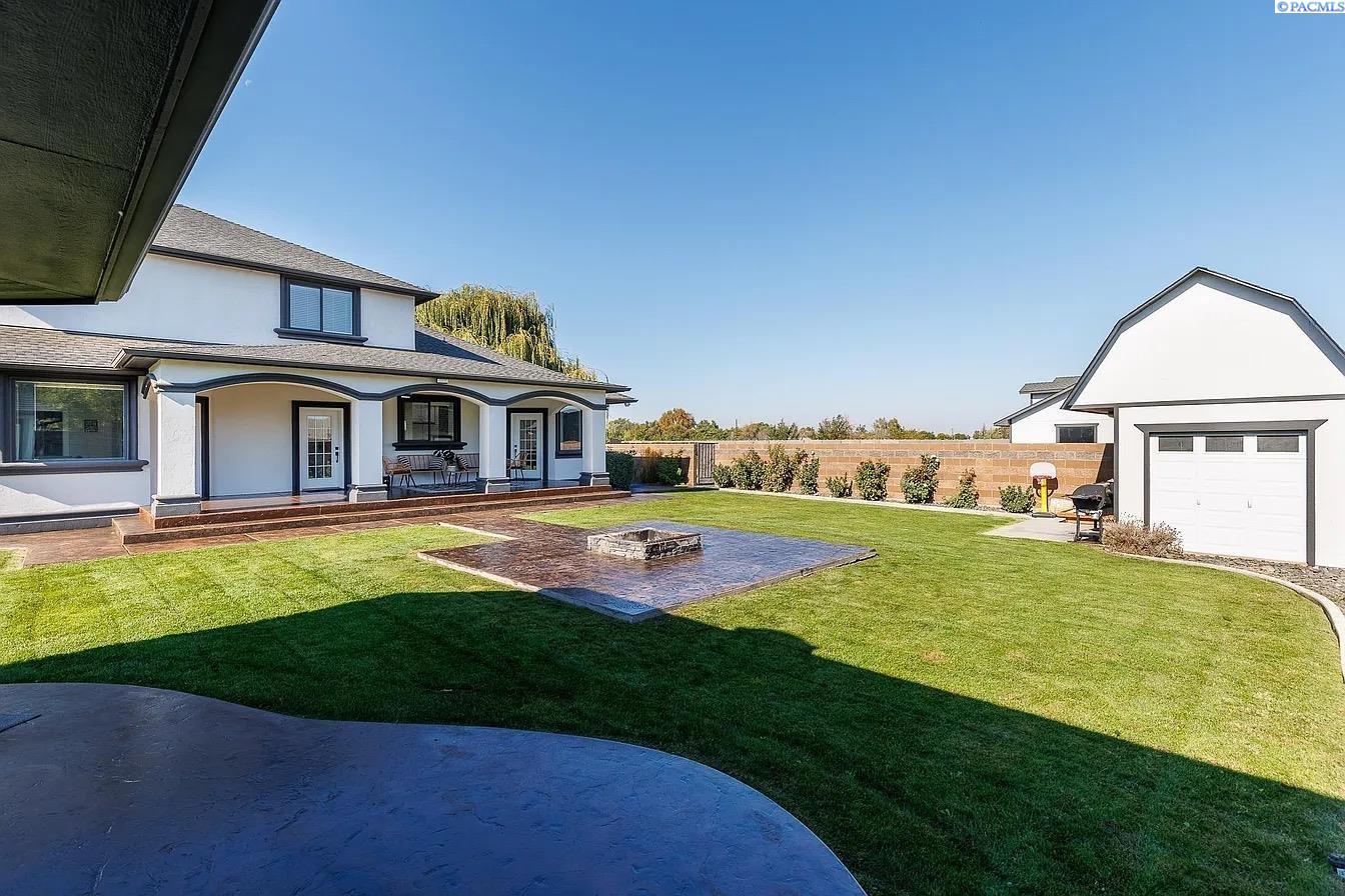 Kennewick, Washington, 99336, United States, 7 Bedrooms Bedrooms, ,7 BathroomsBathrooms,Residential,For Sale,1983847