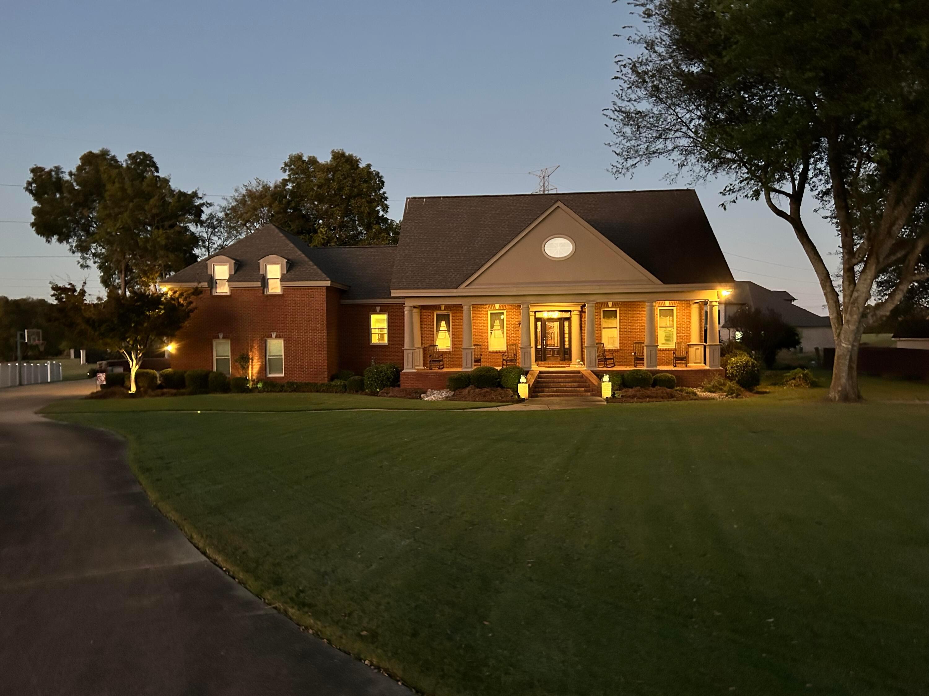 Tupelo, Mississippi, 38801, United States, 4 Bedrooms Bedrooms, ,6 BathroomsBathrooms,Residential,For Sale,1787715