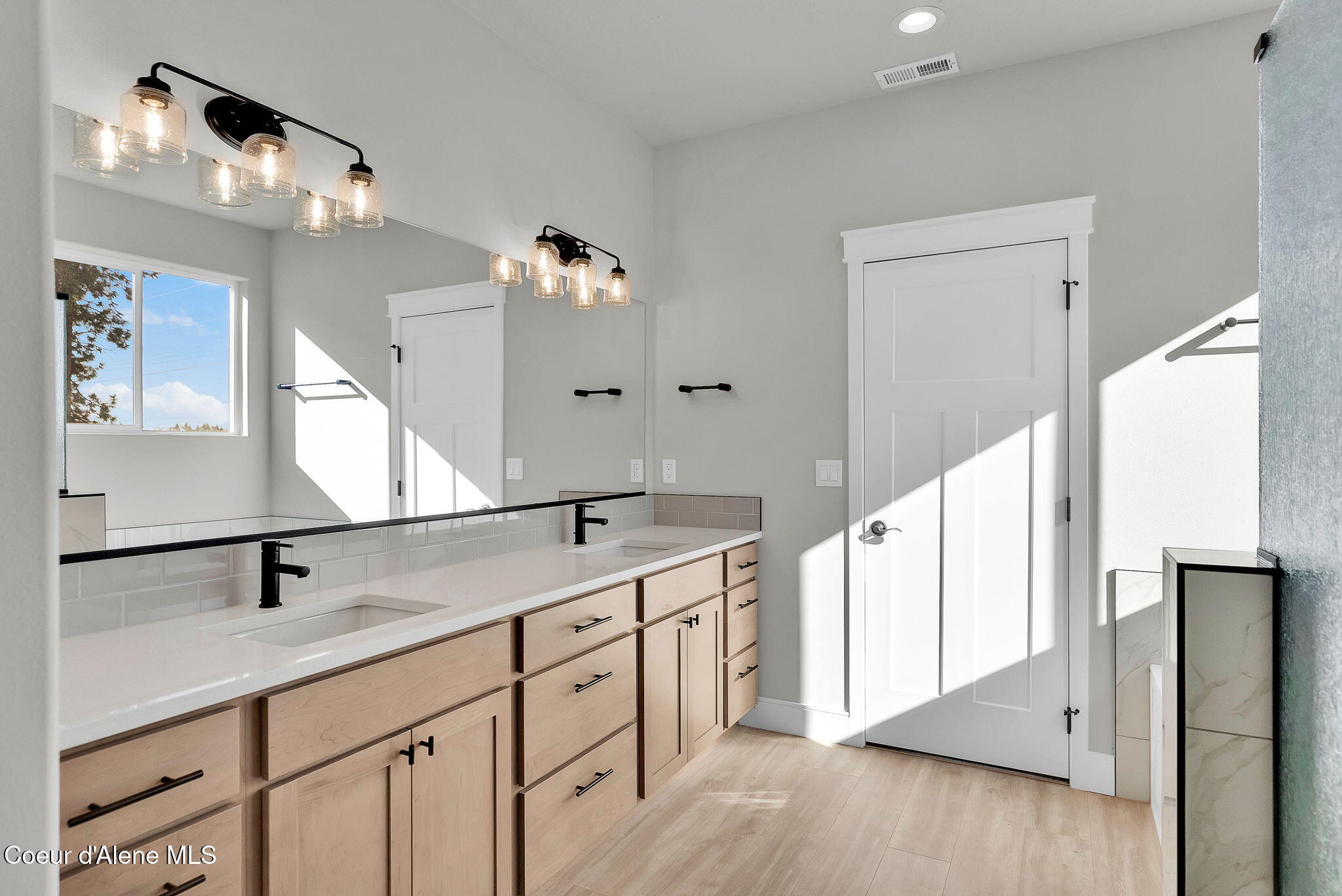 Rathdrum, Idaho, 83858, United States, 3 Bedrooms Bedrooms, ,1 BathroomBathrooms,Residential,For Sale,1999079