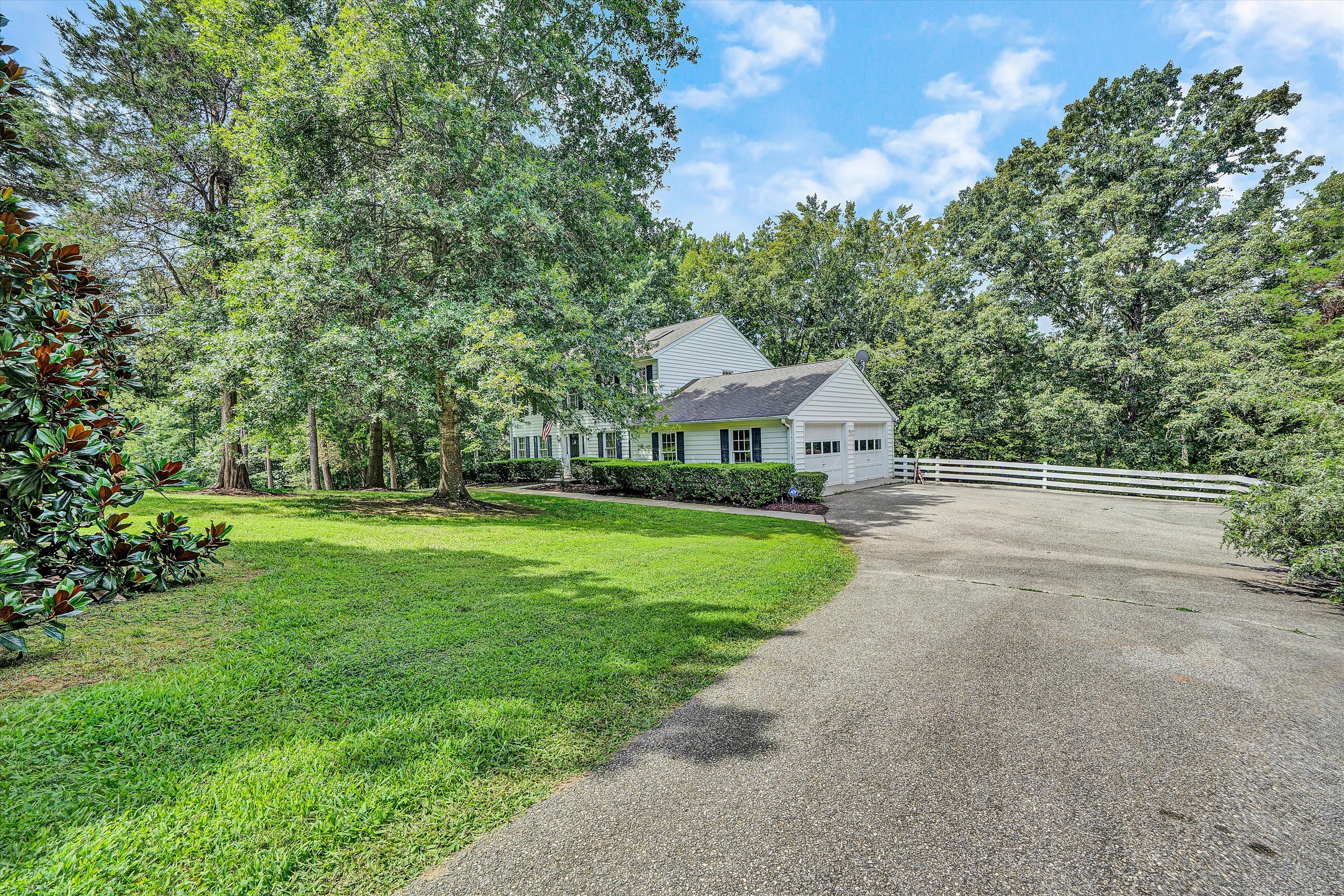 Bedford, Virginia, 24523, United States, 4 Bedrooms Bedrooms, ,4 BathroomsBathrooms,Residential,For Sale,1914324