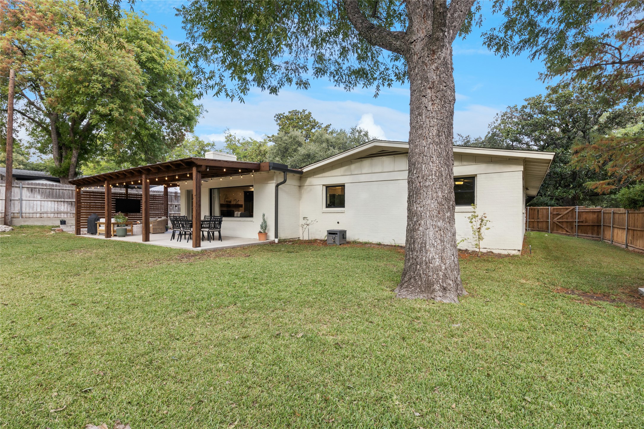 Fort Worth, Texas, 76116, United States, 4 Bedrooms Bedrooms, ,2 BathroomsBathrooms,Residential,For Sale,1957427