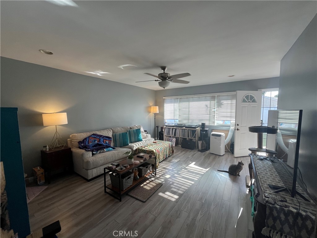 Los Alamitos, California, 90720, United States, ,Residential,For Sale,1901818
