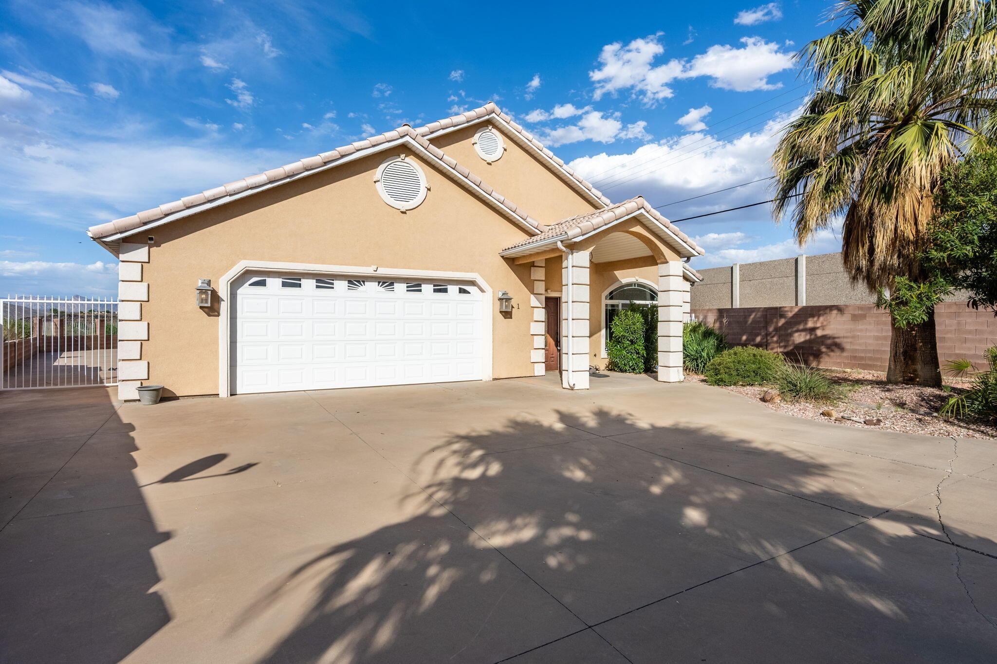 Hurricane, Utah, 84737, United States, 2 Bedrooms Bedrooms, ,3 BathroomsBathrooms,Residential,For Sale,1842468