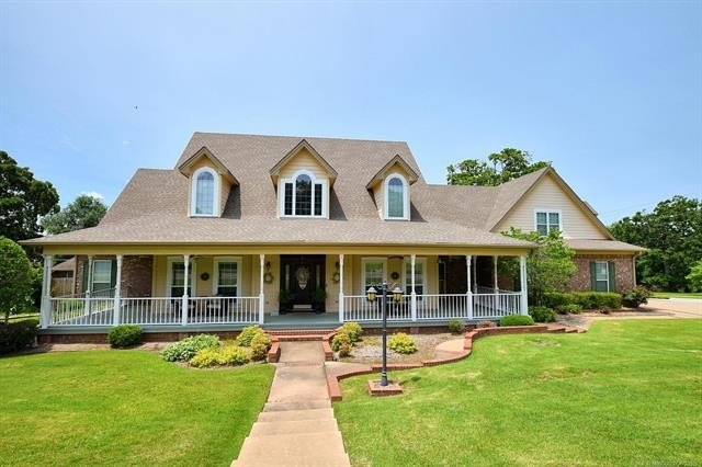 Tahlequah, Oklahoma, 74464, United States, 5 Bedrooms Bedrooms, ,5 BathroomsBathrooms,Residential,For Sale,1977859