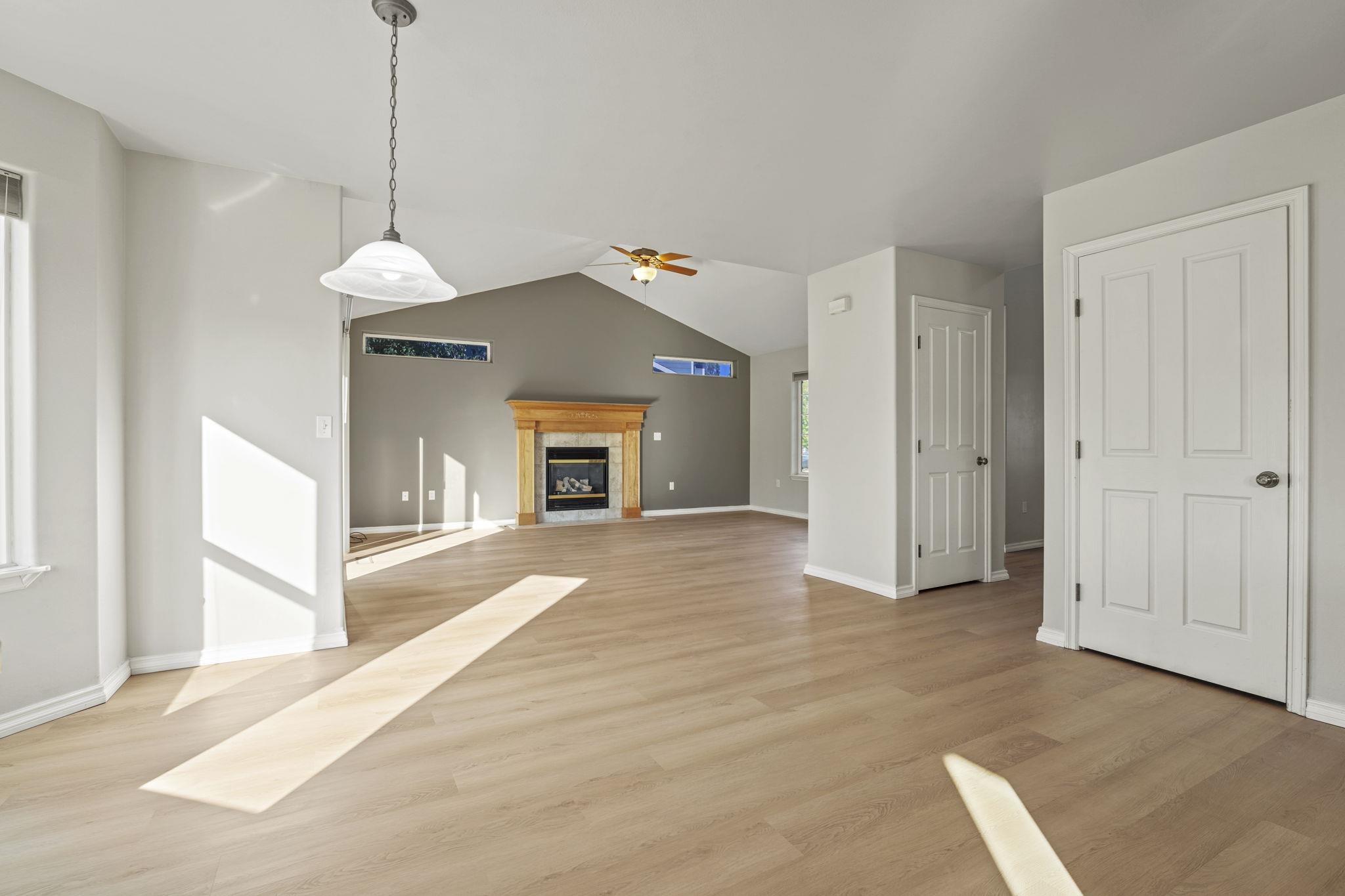 Mead, Washington, 99021, United States, 4 Bedrooms Bedrooms, ,4 BathroomsBathrooms,Residential,For Sale,1955187