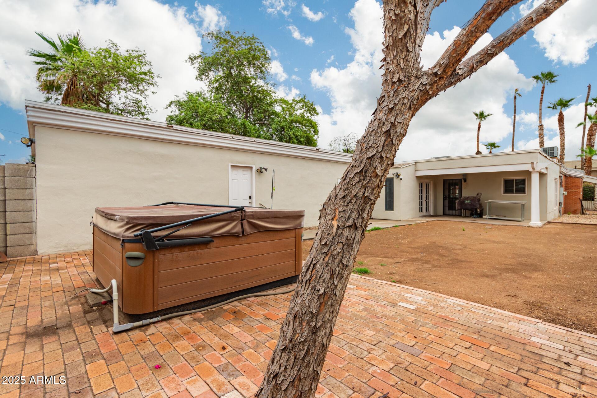 Phoenix, Arizona, 85007, United States, 4 Bedrooms Bedrooms, ,3 BathroomsBathrooms,Residential,For Sale,1980366